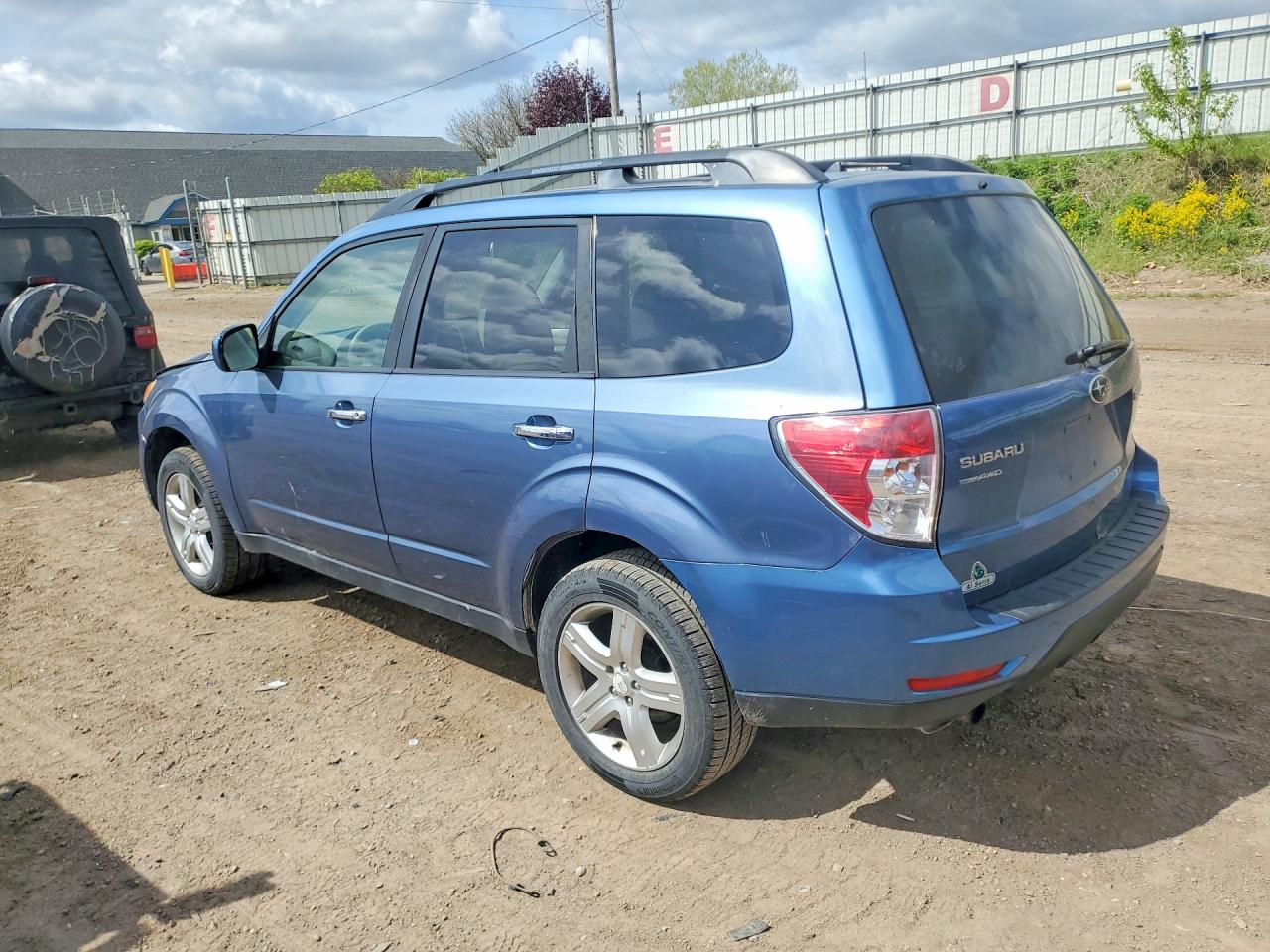 2010 Subaru Forester Blue vin: JF2SH6CC1AH799057