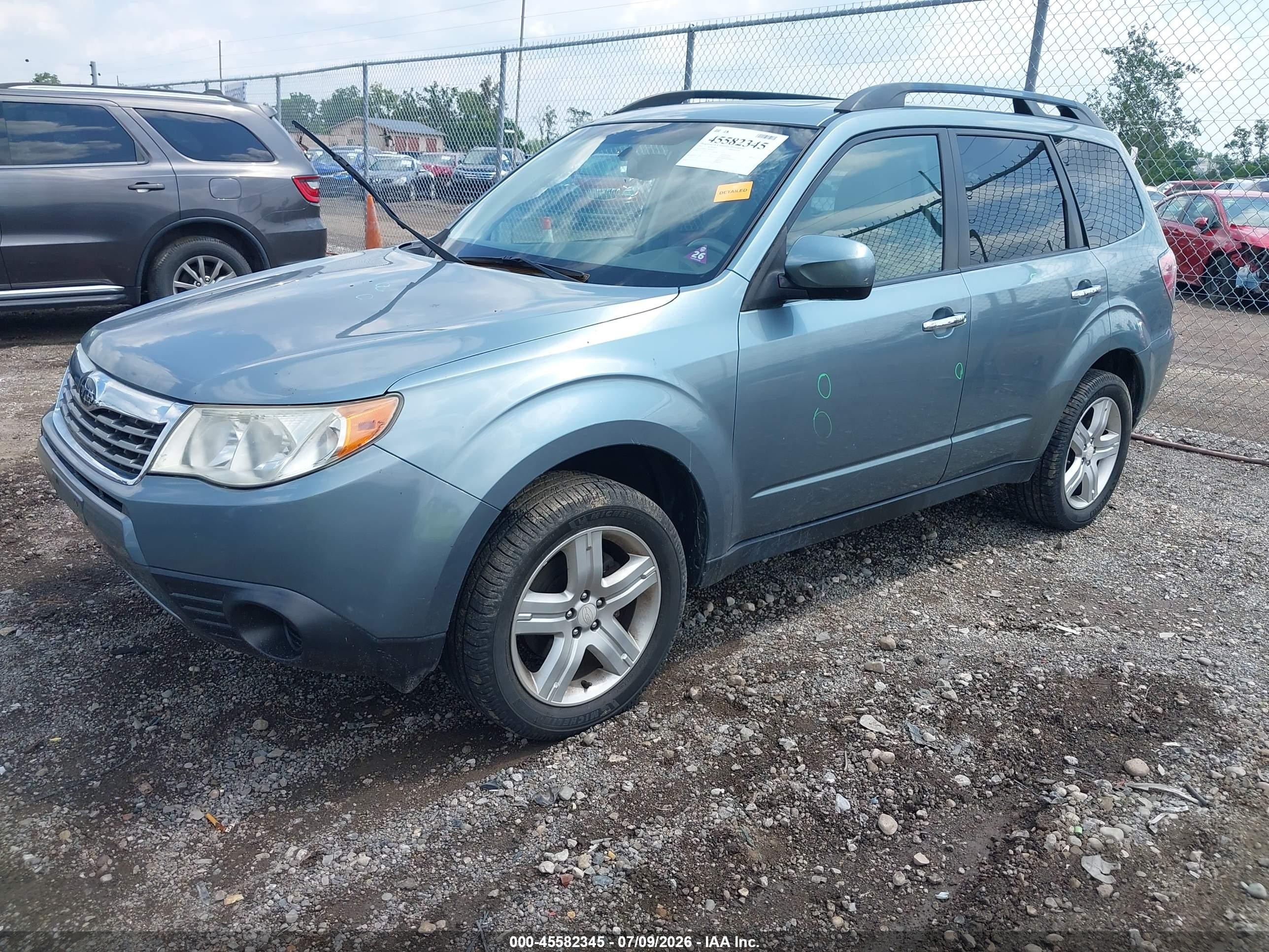 2010 Subaru Forester 2.5x Premium Silver vin: JF2SH6CC1AH801857