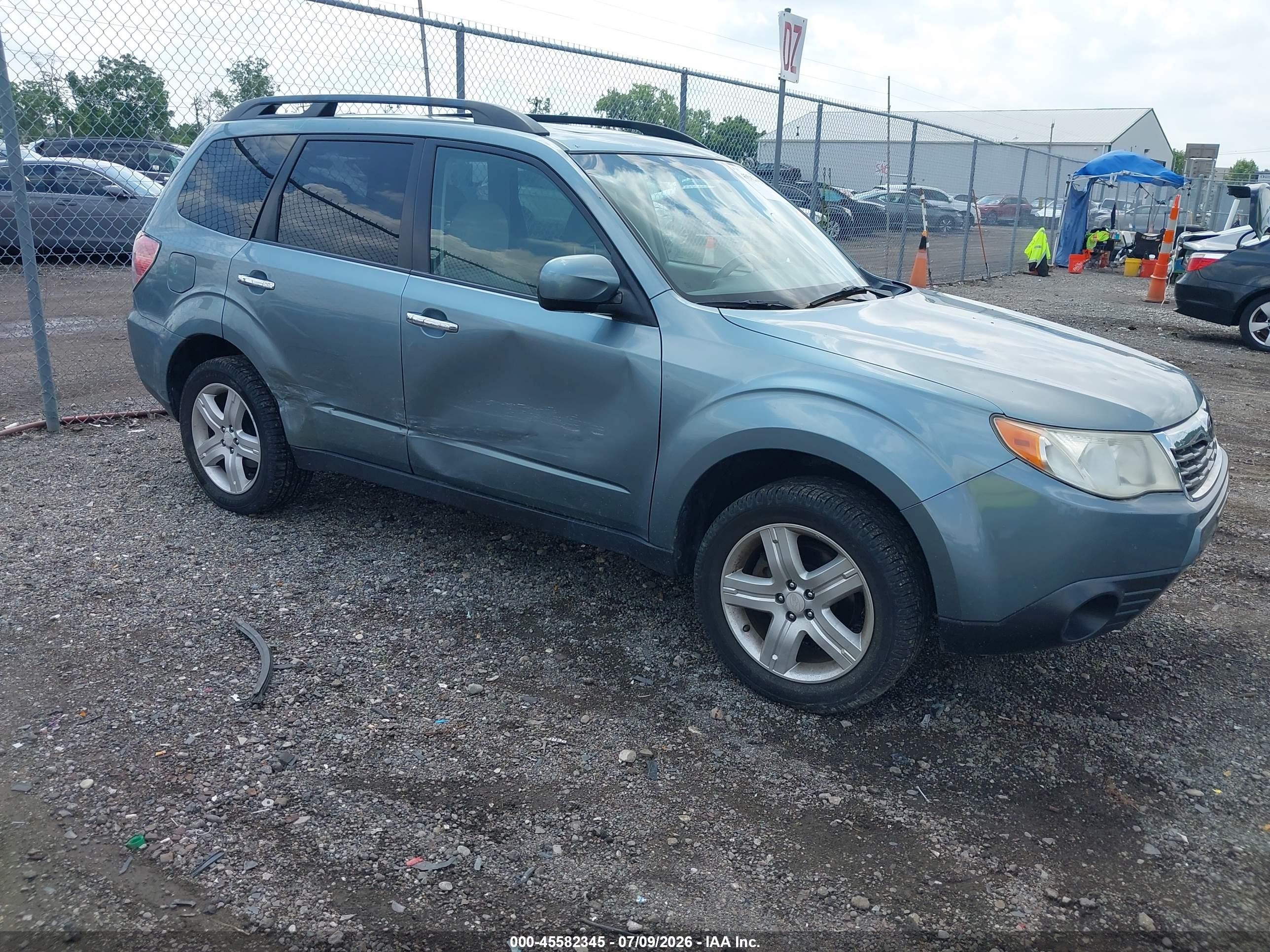 2010 Subaru Forester 2.5x Premium Silver vin: JF2SH6CC1AH801857