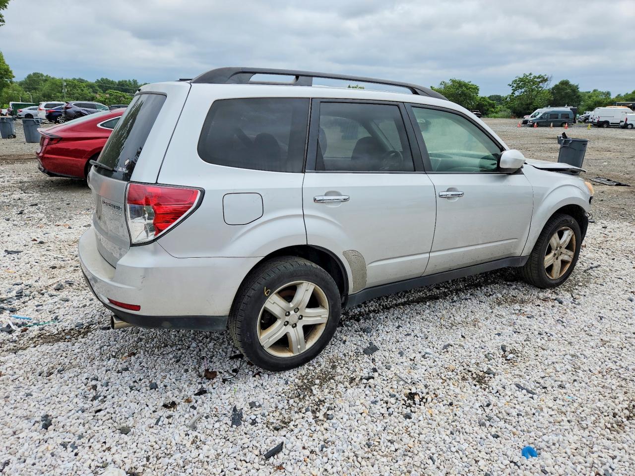 2010 Subaru Forester 2.5x Premium Silver vin: JF2SH6CC1AH907080