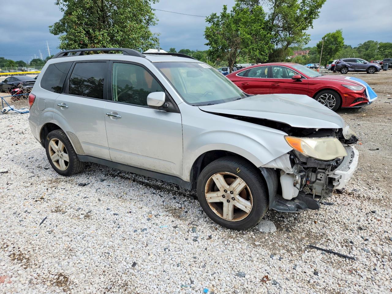 2010 Subaru Forester 2.5x Premium Silver vin: JF2SH6CC1AH907080