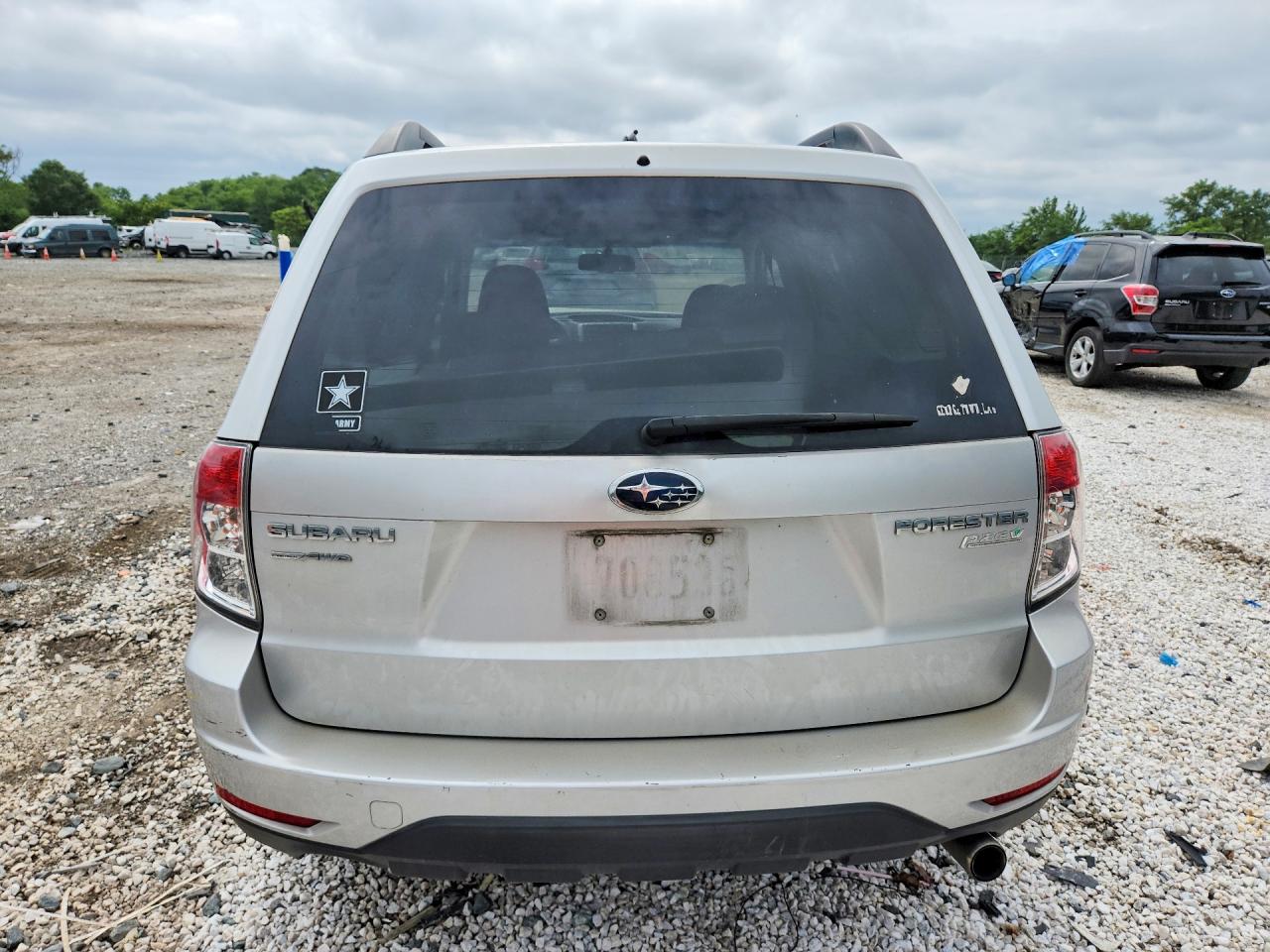 2010 Subaru Forester 2.5x Premium Silver vin: JF2SH6CC1AH907080
