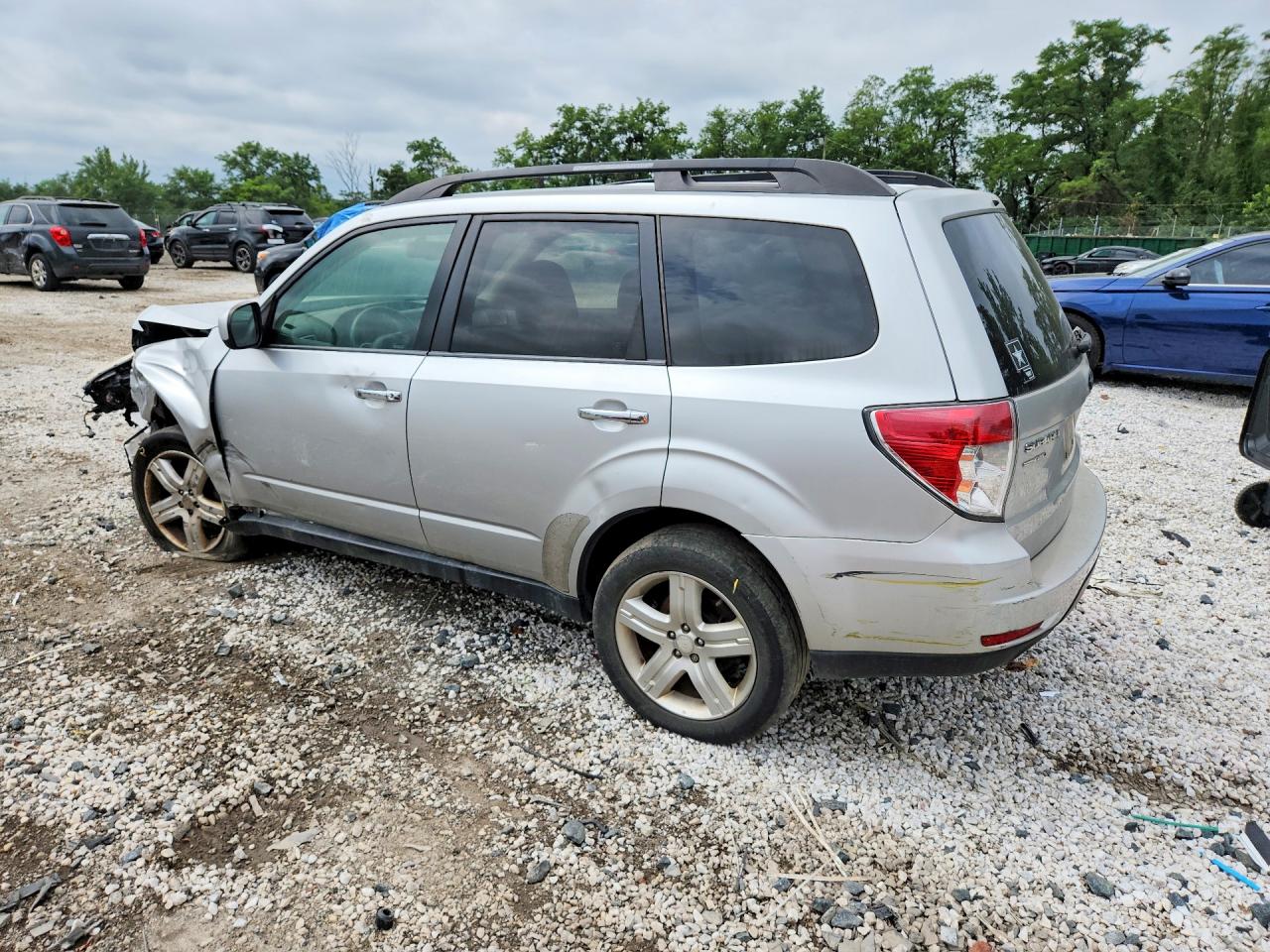 2010 Subaru Forester 2.5x Premium Silver vin: JF2SH6CC1AH907080