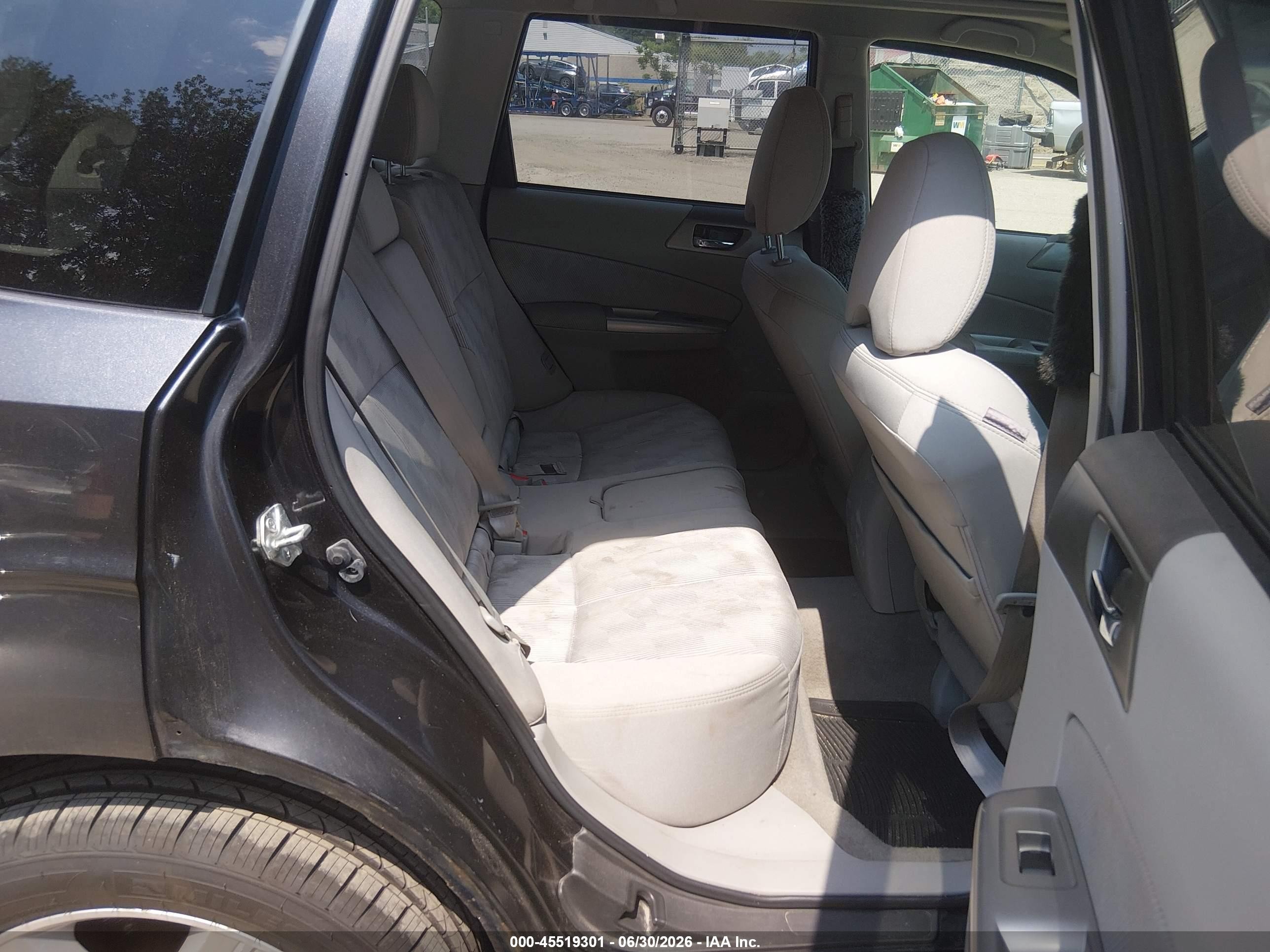 2010 Subaru Forester 2.5x Premium Gray vin: JF2SH6CC2AH704649