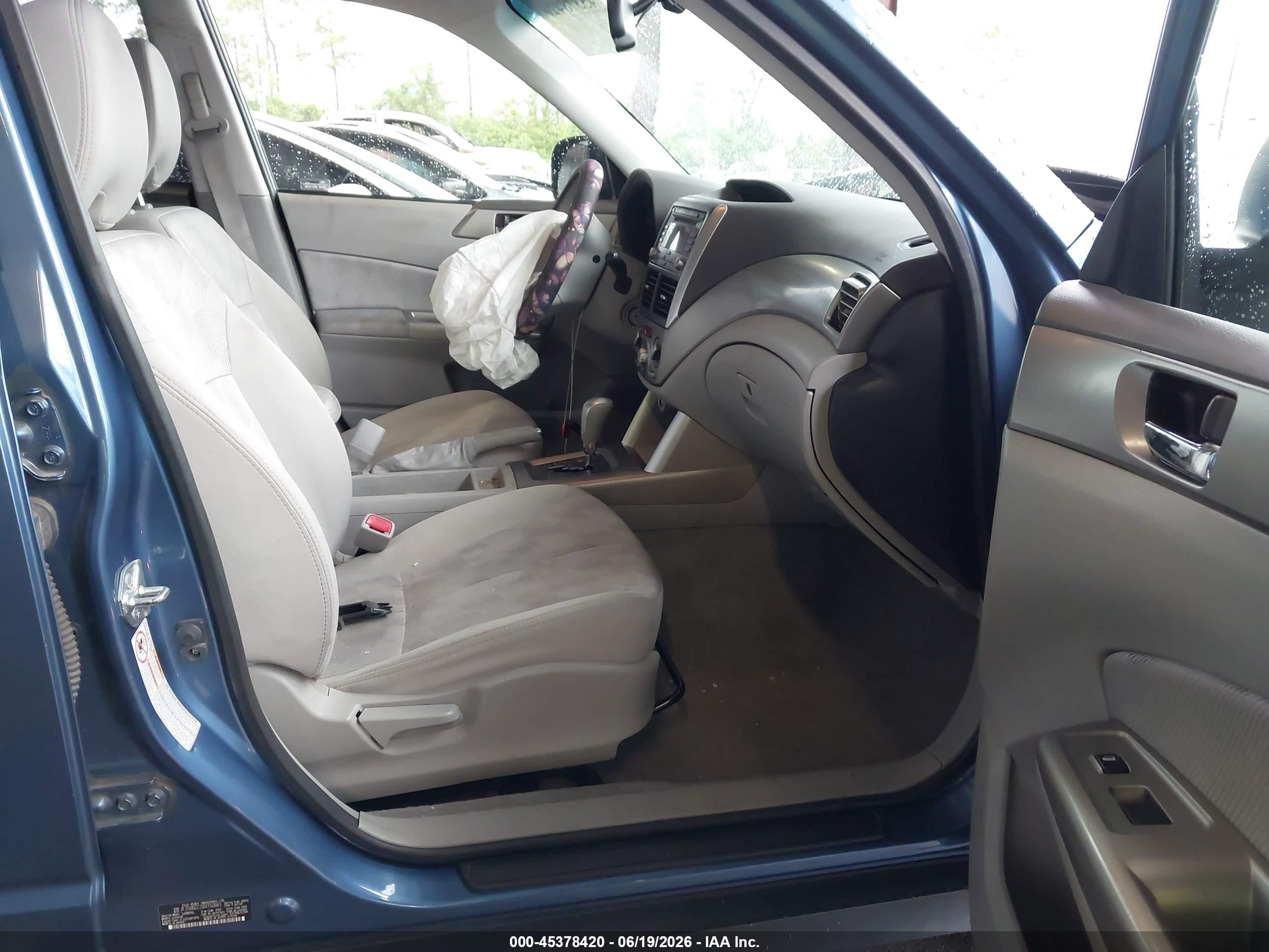 2010 Subaru Forester 2.5x Premium Blue vin: JF2SH6CC2AH750661