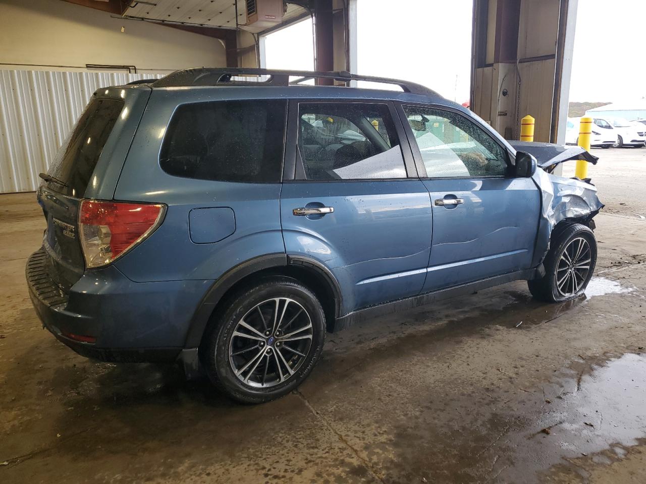 2010 Subaru Forester 2.5x Premium Blue vin: JF2SH6CC2AH765645
