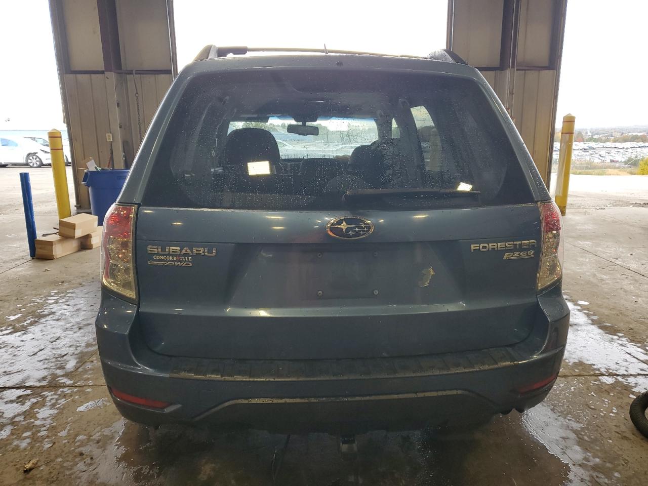 2010 Subaru Forester 2.5x Premium Blue vin: JF2SH6CC2AH765645