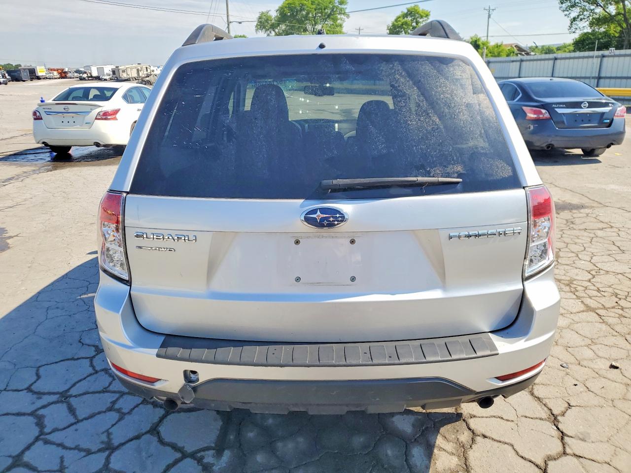 2010 Subaru Forester 2.5x Premium Silver vin: JF2SH6CC2AH793641