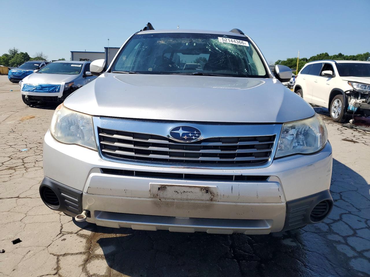 2010 Subaru Forester 2.5x Premium Silver vin: JF2SH6CC2AH793641