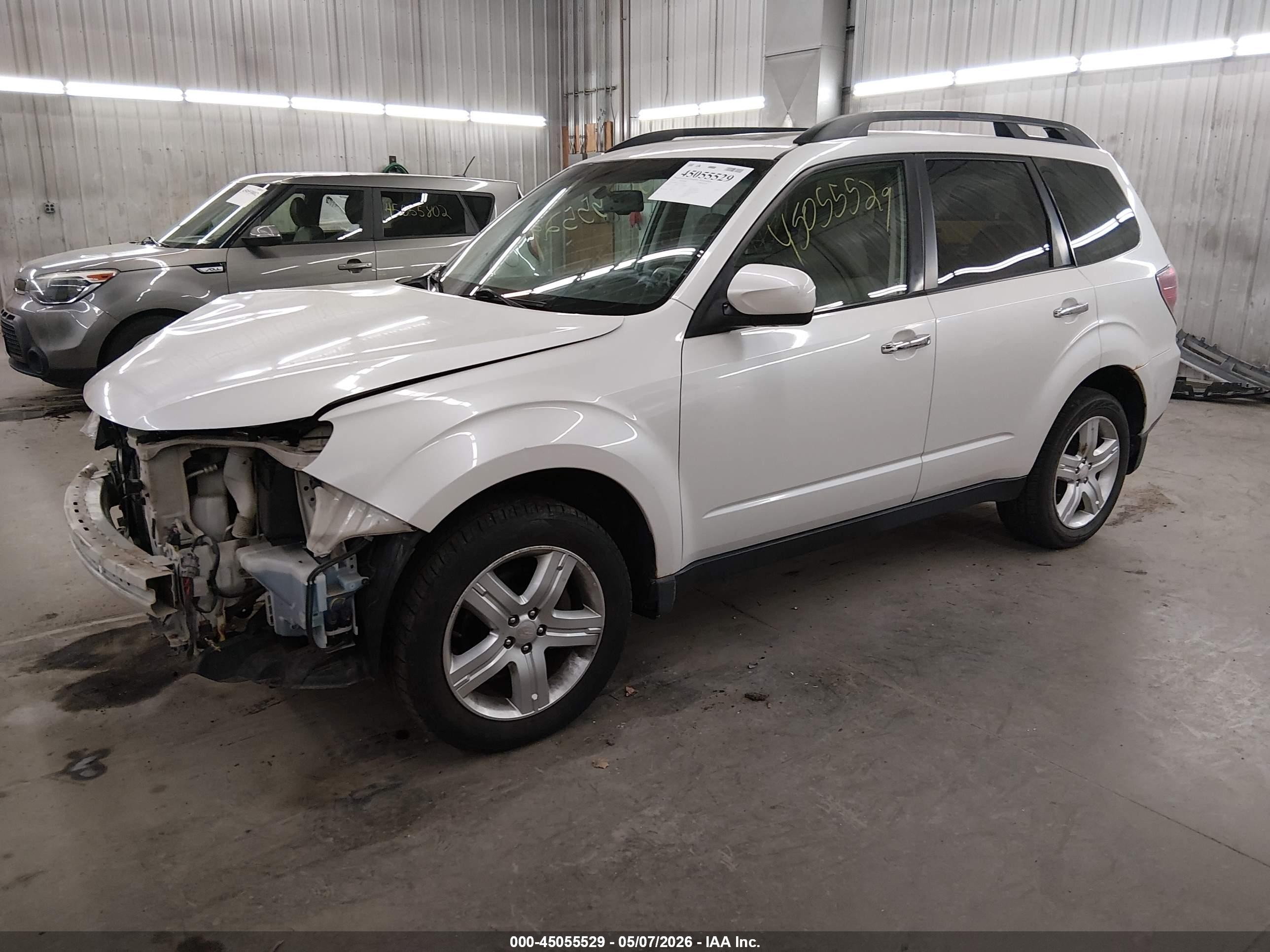 2010 Subaru Forester 2.5x Premium White vin: JF2SH6CC2AH797074