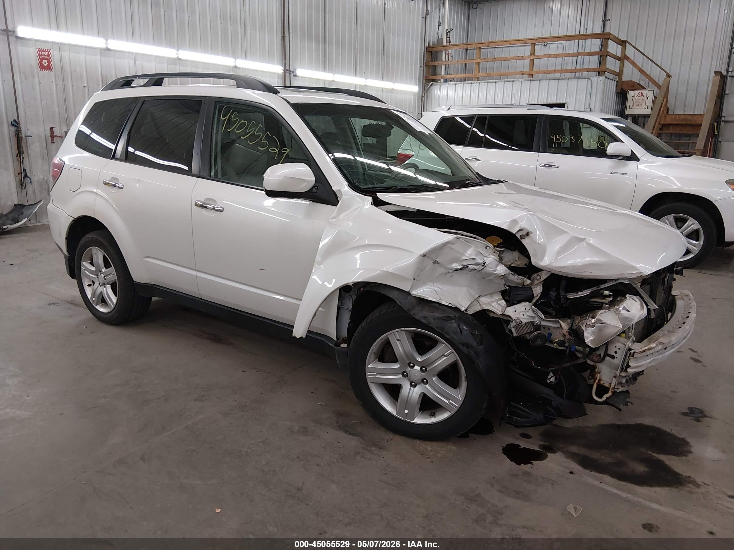 2010 Subaru Forester 2.5x Premium Белый vin: JF2SH6CC2AH797074