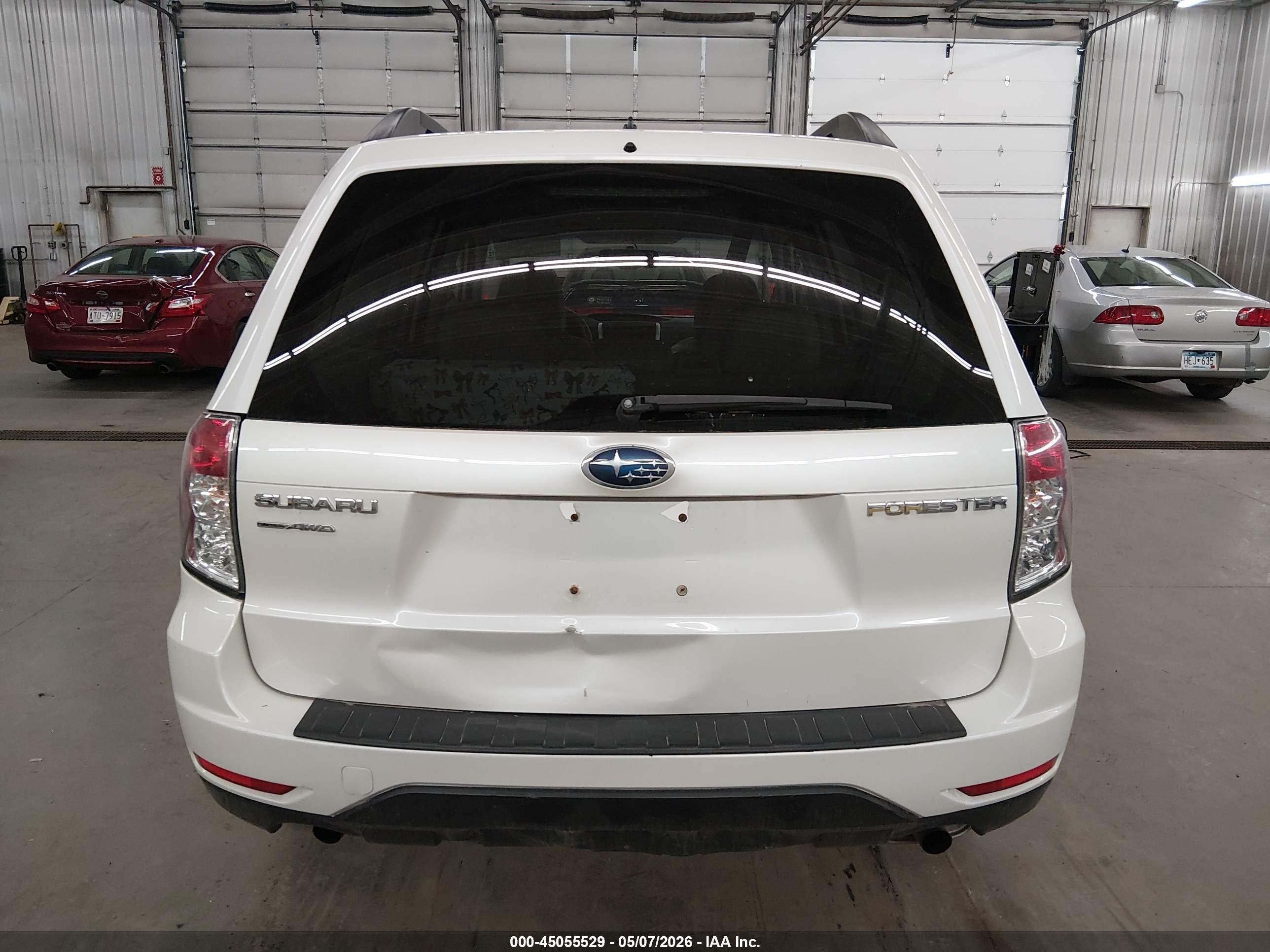 2010 Subaru Forester 2.5x Premium White vin: JF2SH6CC2AH797074