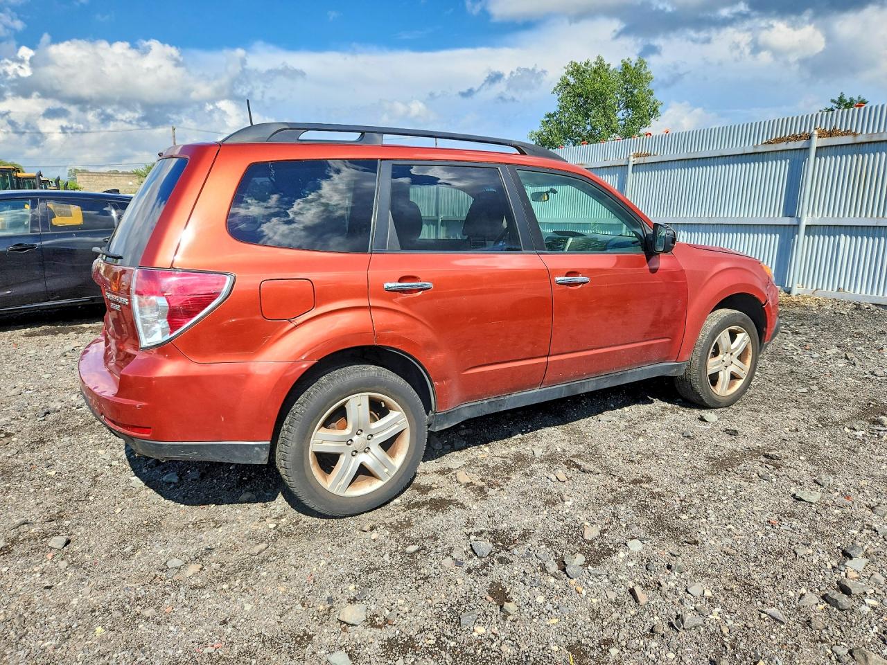 2010 Subaru Forester 2.5x Premium Orange vin: JF2SH6CC2AH904947