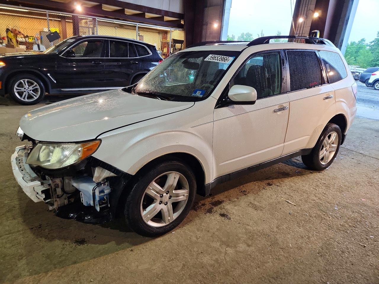 2010 Subaru Forester 2.5x Premium White vin: JF2SH6CC2AH905693