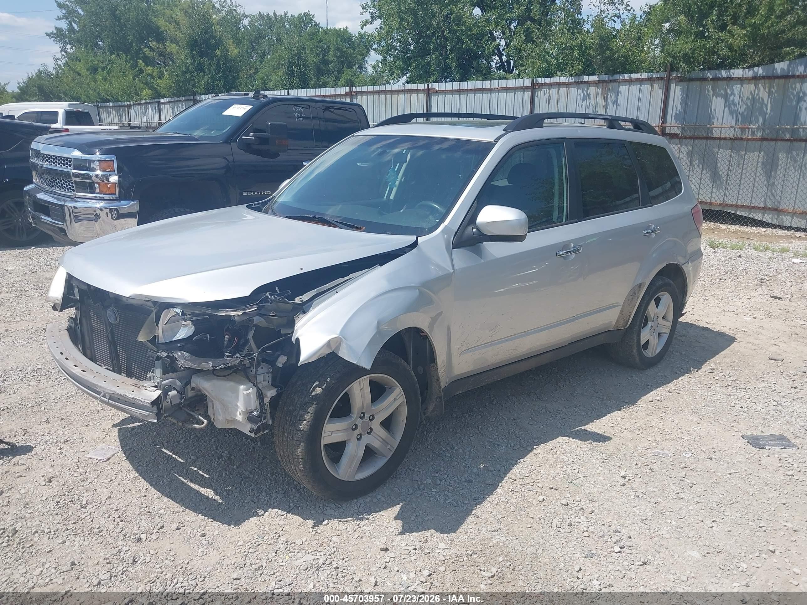 2010 Subaru Forester 2.5x Premium Серебряный vin: JF2SH6CC2AH905709