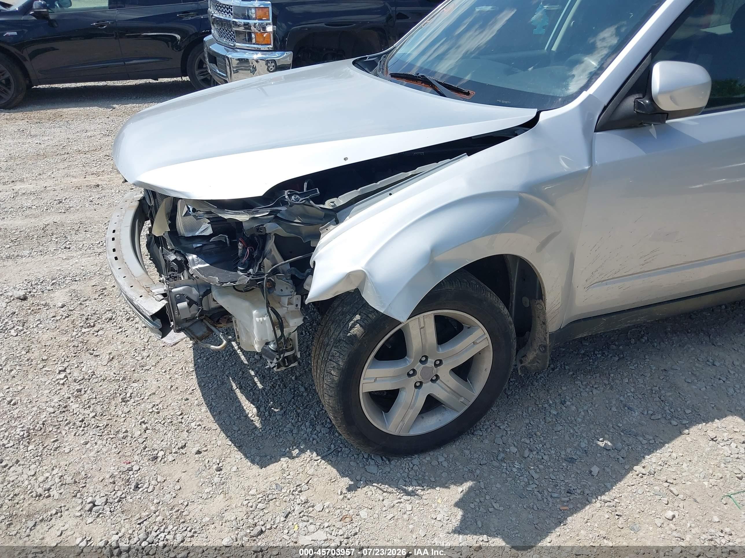 2010 Subaru Forester 2.5x Premium Серебряный vin: JF2SH6CC2AH905709