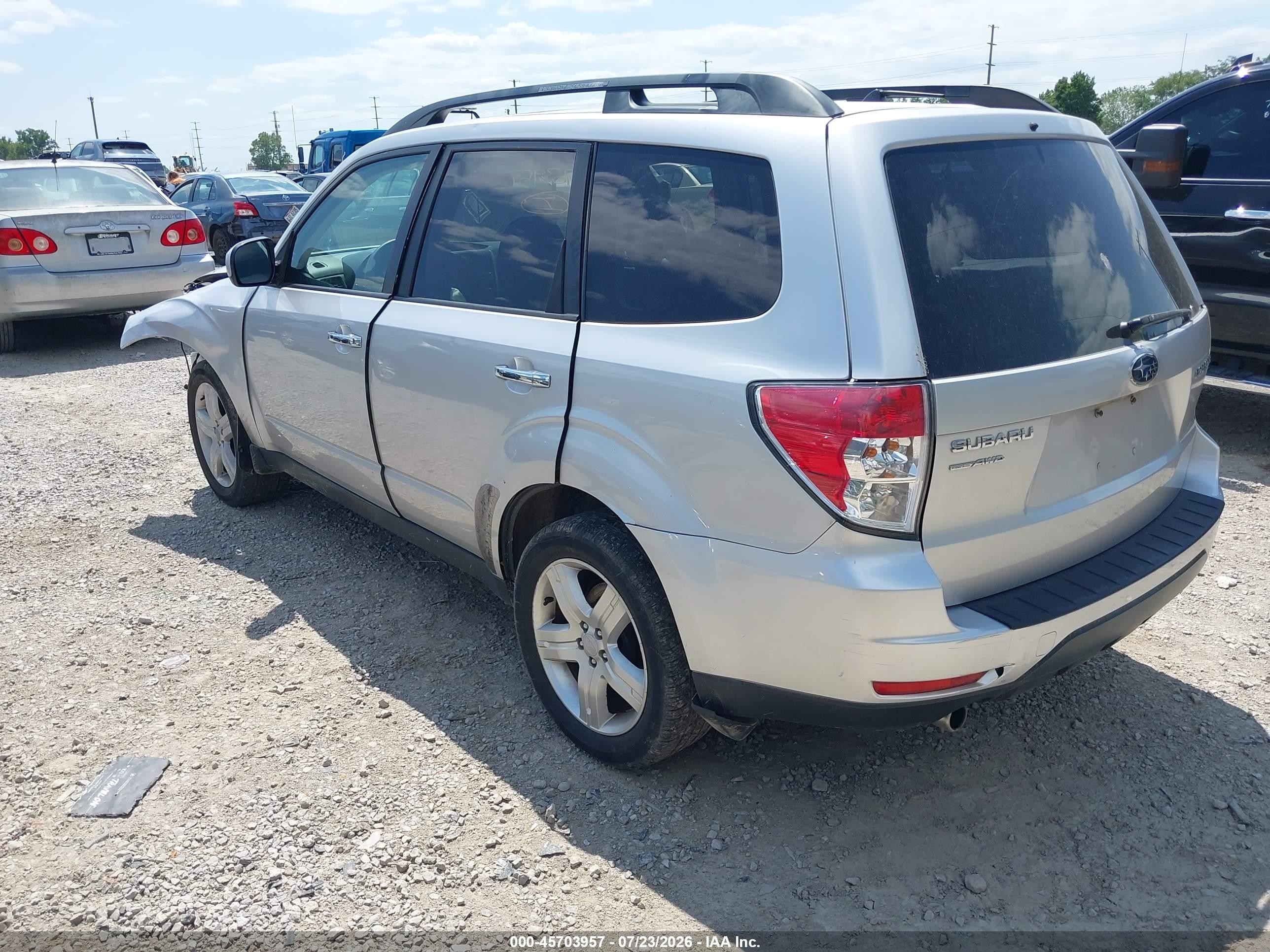2010 Subaru Forester 2.5x Premium Серебряный vin: JF2SH6CC2AH905709