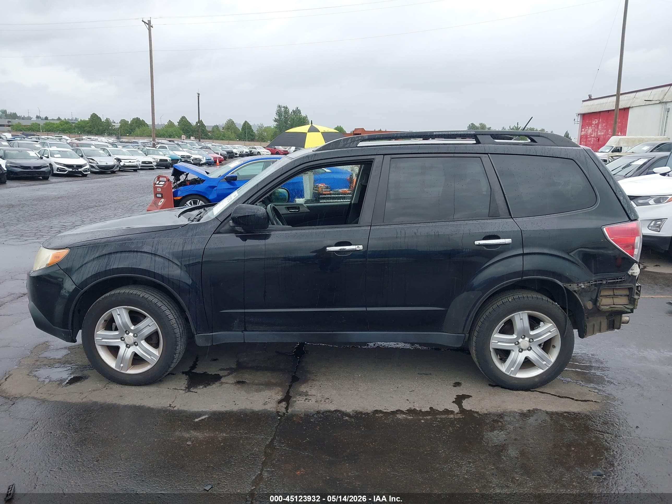 2010 Subaru Forester 2.5x Premium Black vin: JF2SH6CC3AG907670