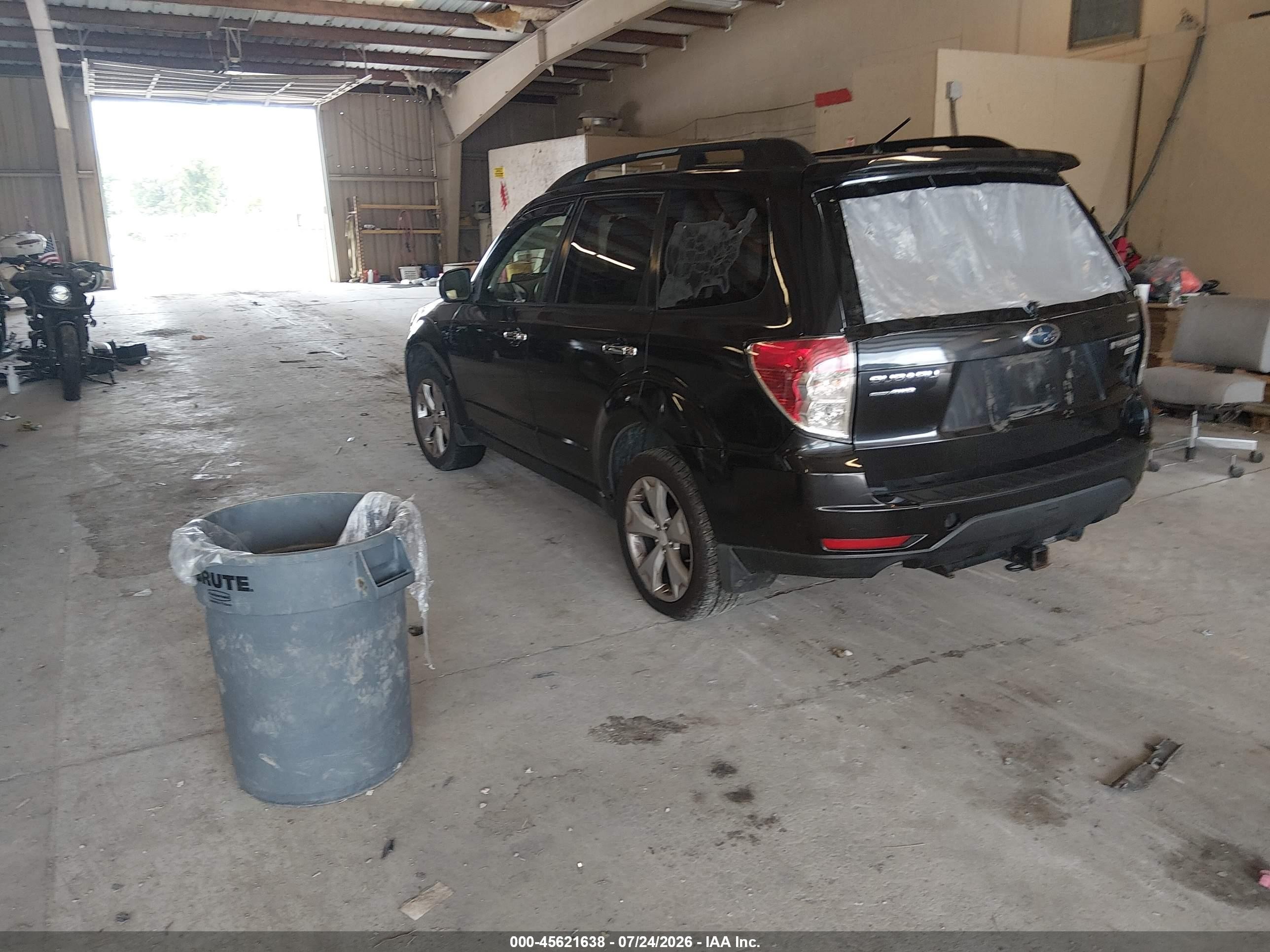2010 Subaru Forester 2.5x Premium Black vin: JF2SH6CC3AH733559