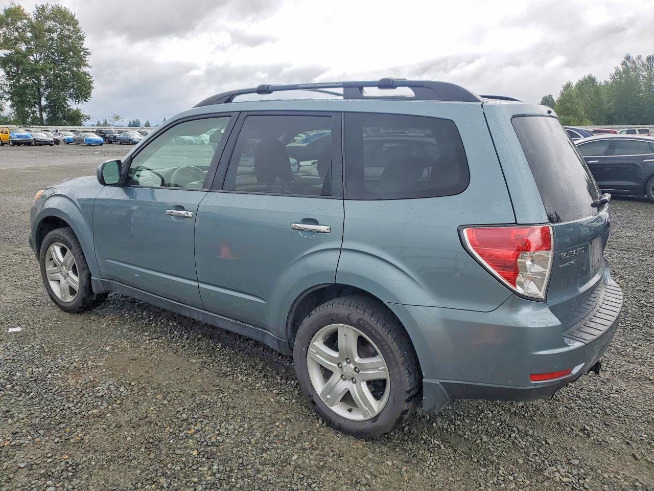 2010 Subaru Forester 2.5x Premium Green vin: JF2SH6CC3AH756257