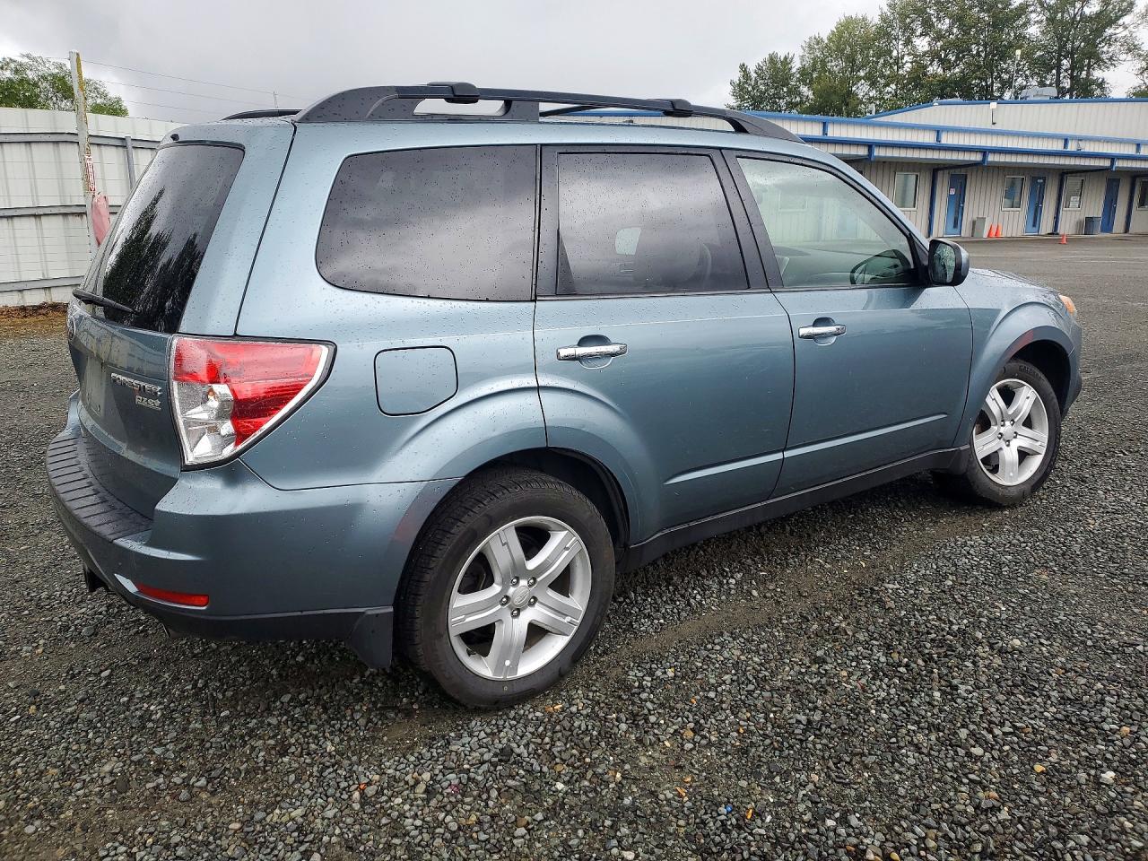 2010 Subaru Forester 2.5x Premium Green vin: JF2SH6CC3AH756257