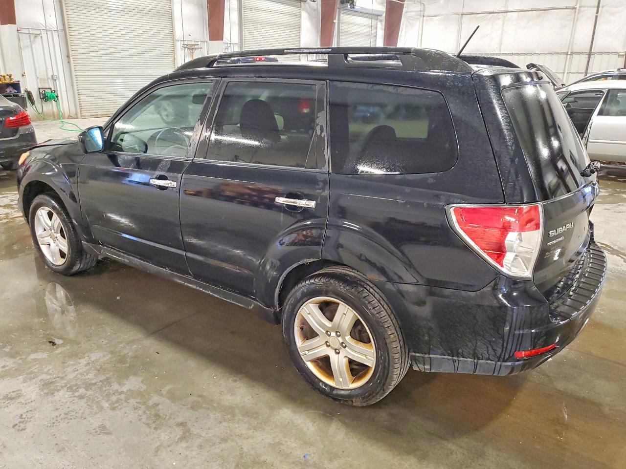 2010 Subaru Forester 2.5x Premium Black vin: JF2SH6CC3AH784804