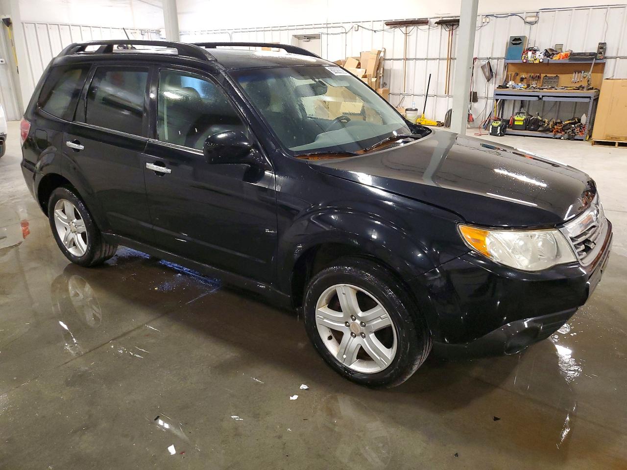 2010 Subaru Forester 2.5x Premium Black vin: JF2SH6CC3AH784804