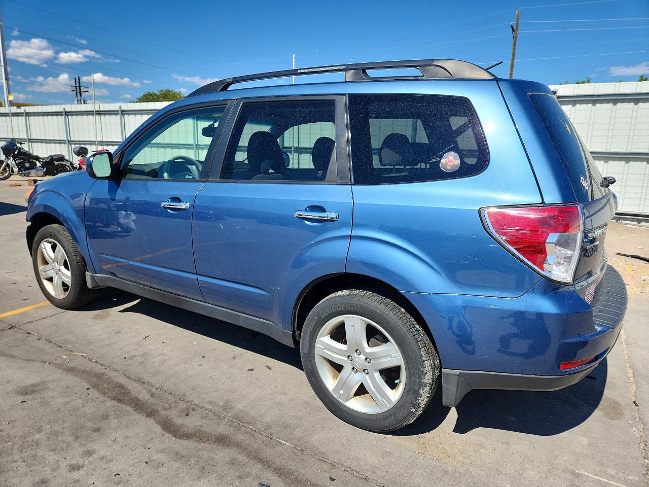 2010 Subaru Forester 2.5x Premium Blue vin: JF2SH6CC3AH786732