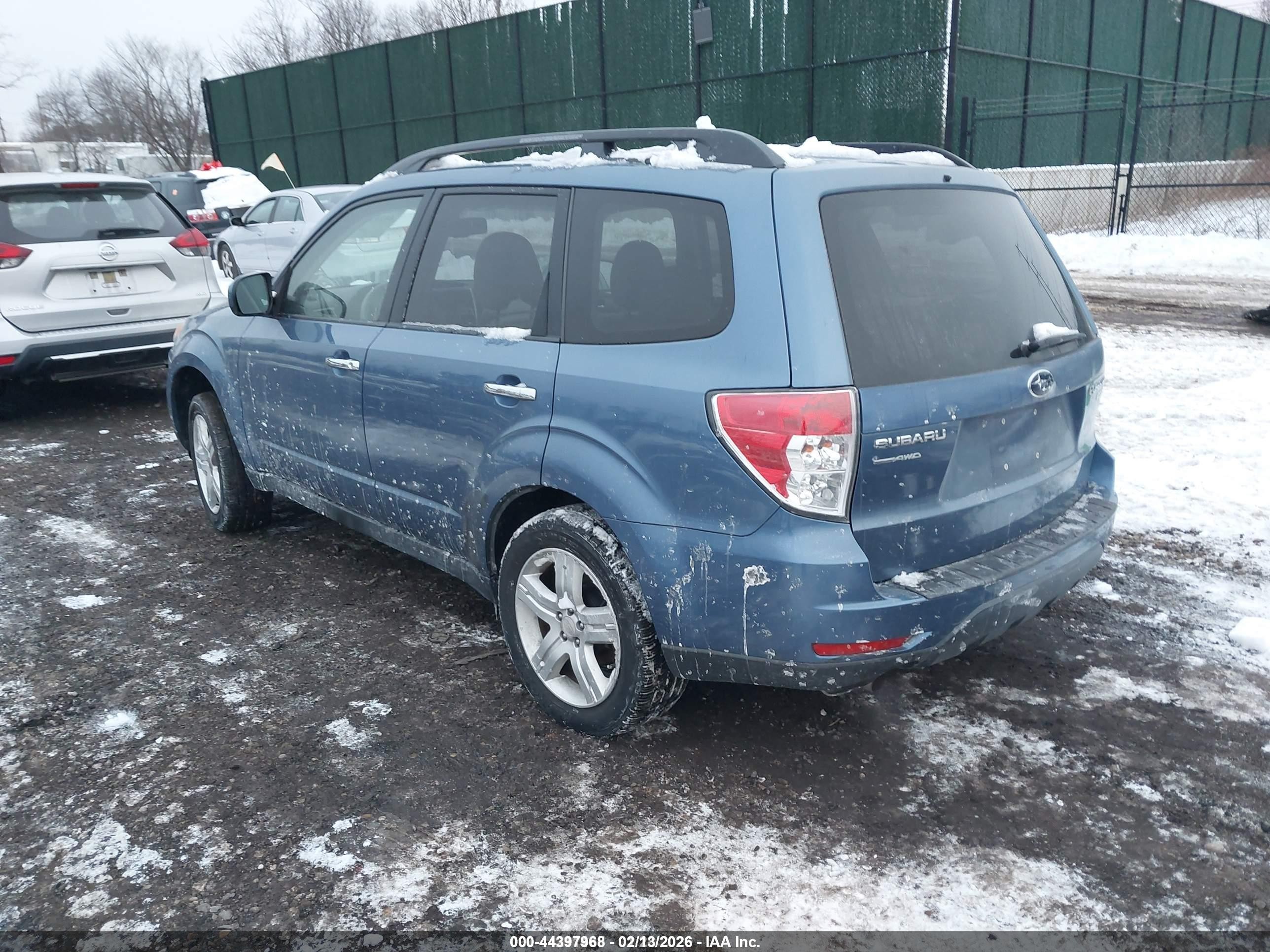 2010 Subaru Forester 2.5x Premium Blue vin: JF2SH6CC3AH790019