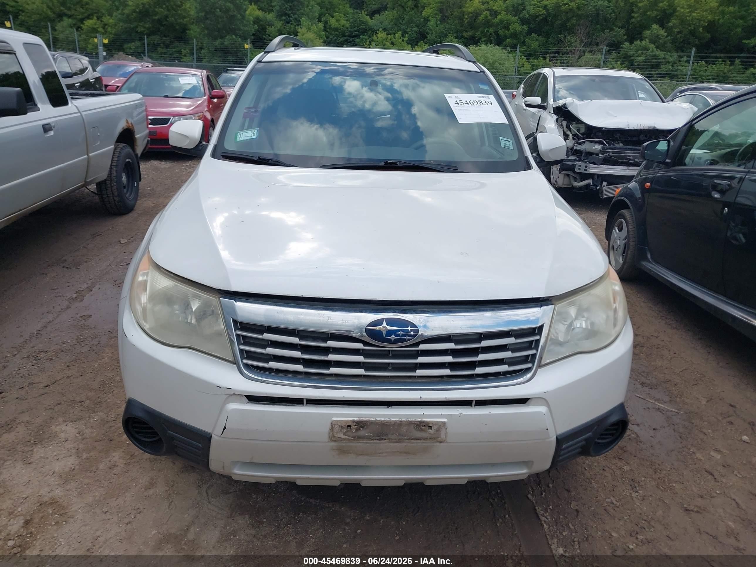 2010 Subaru Forester 2.5x Premium White vin: JF2SH6CC3AH794314
