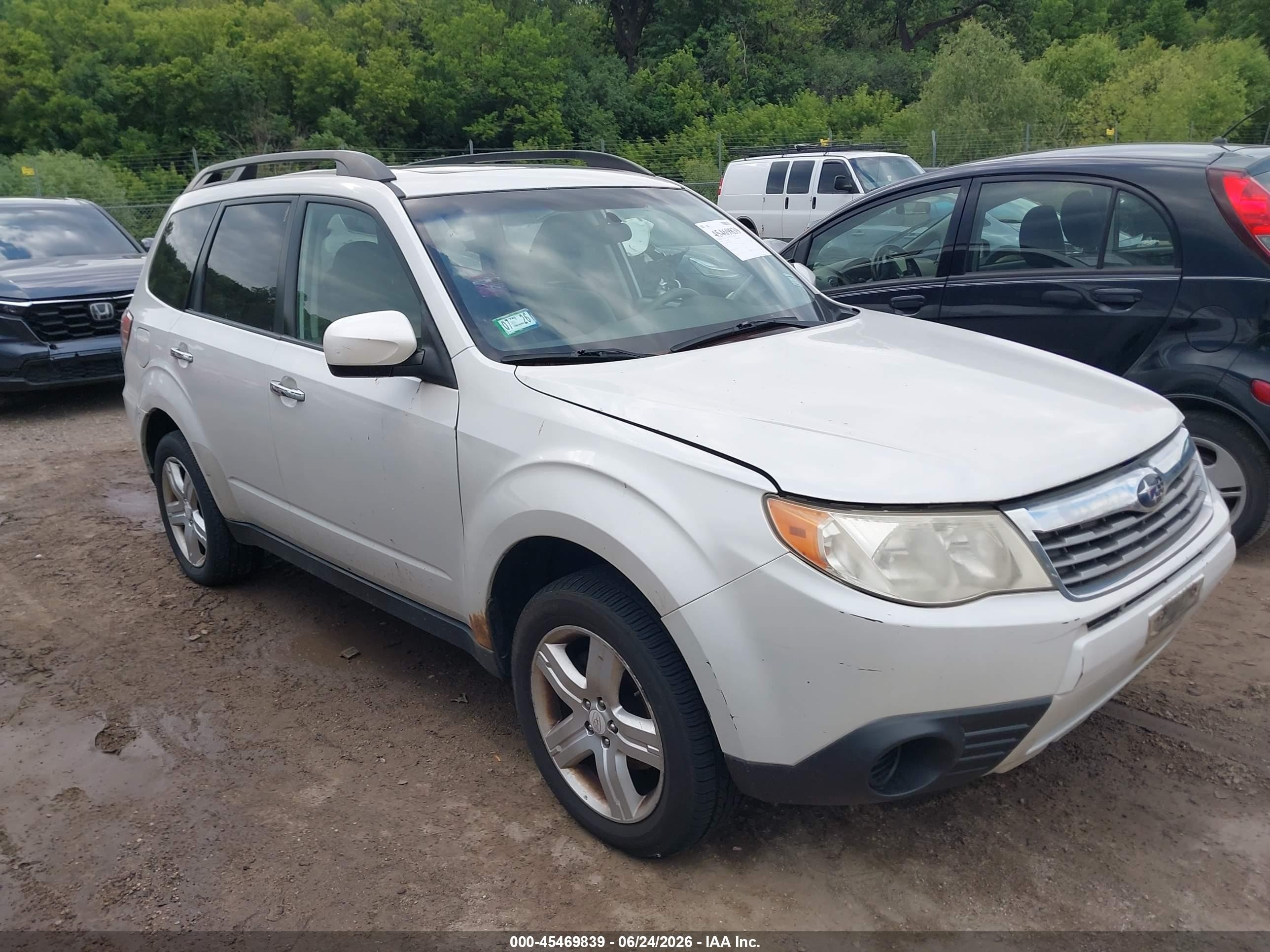 2010 Subaru Forester 2.5x Premium White vin: JF2SH6CC3AH794314