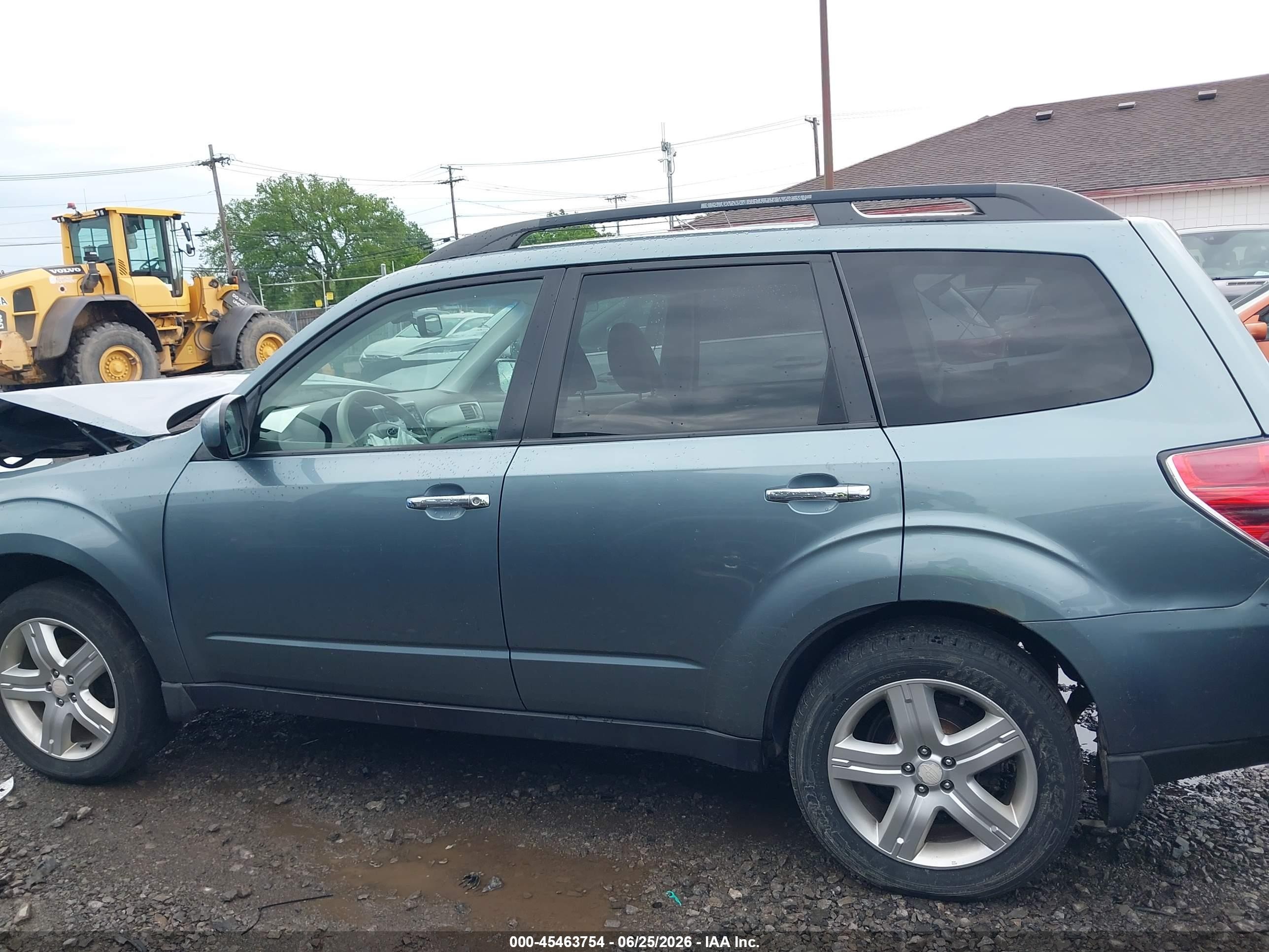 2010 Subaru Forester 2.5x Premium Light Blue vin: JF2SH6CC3AH907372