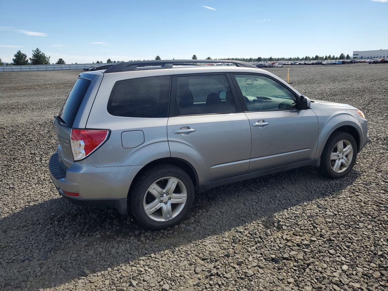 2010 Subaru Forester 2.5x Premium Silver vin: JF2SH6CC3AH908053