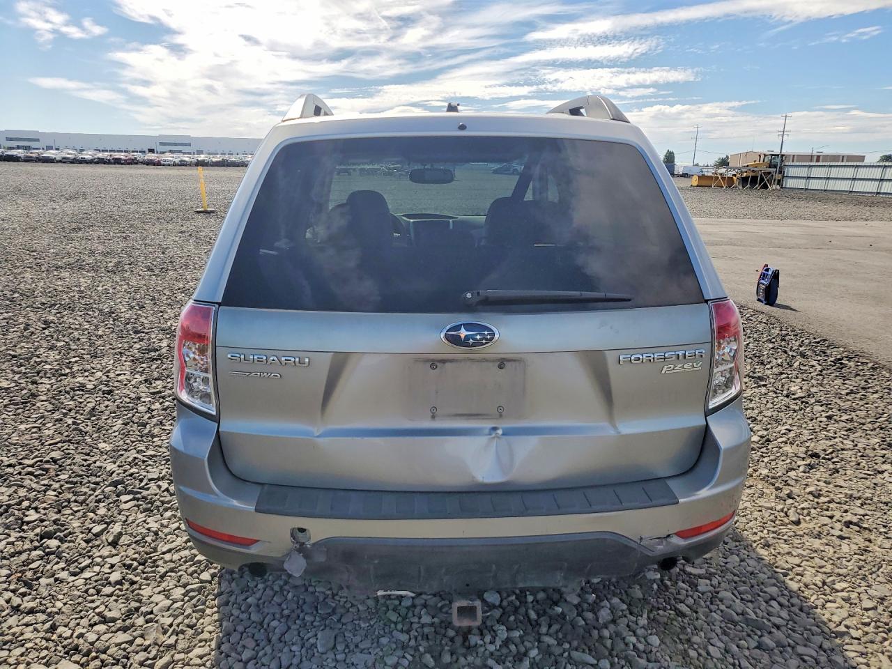 2010 Subaru Forester 2.5x Premium Silver vin: JF2SH6CC3AH908053