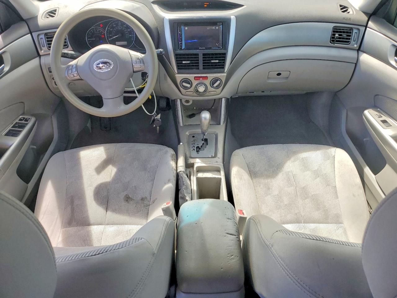2010 Subaru Forester 2.5x Premium Silver vin: JF2SH6CC3AH908053