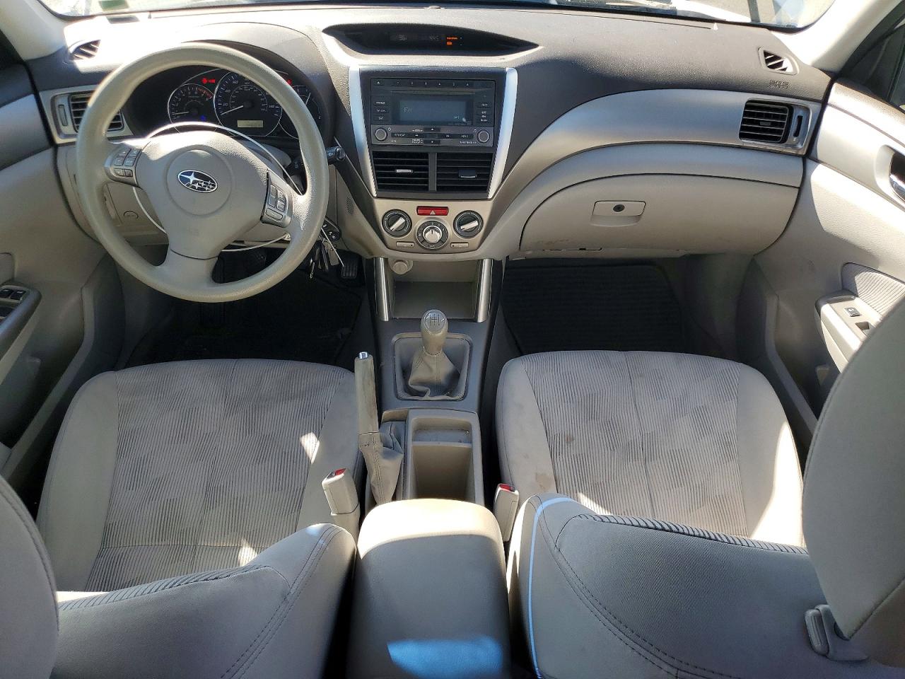 2010 Subaru Forester 2.5x Premium White vin: JF2SH6CC4AG717540
