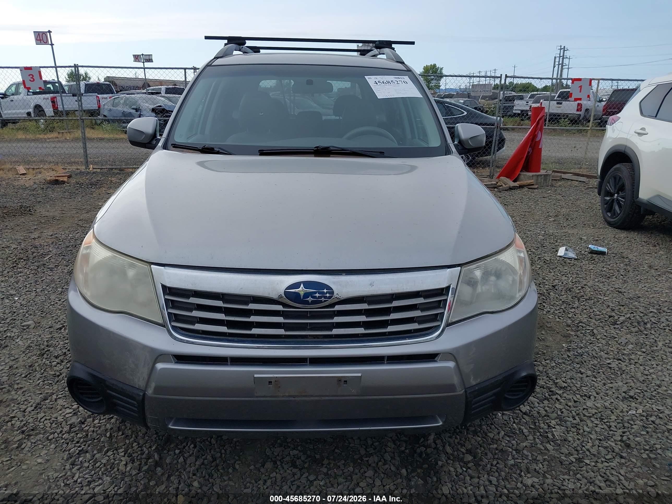2010 Subaru Forester 2.5x Premium Silver vin: JF2SH6CC4AG801969