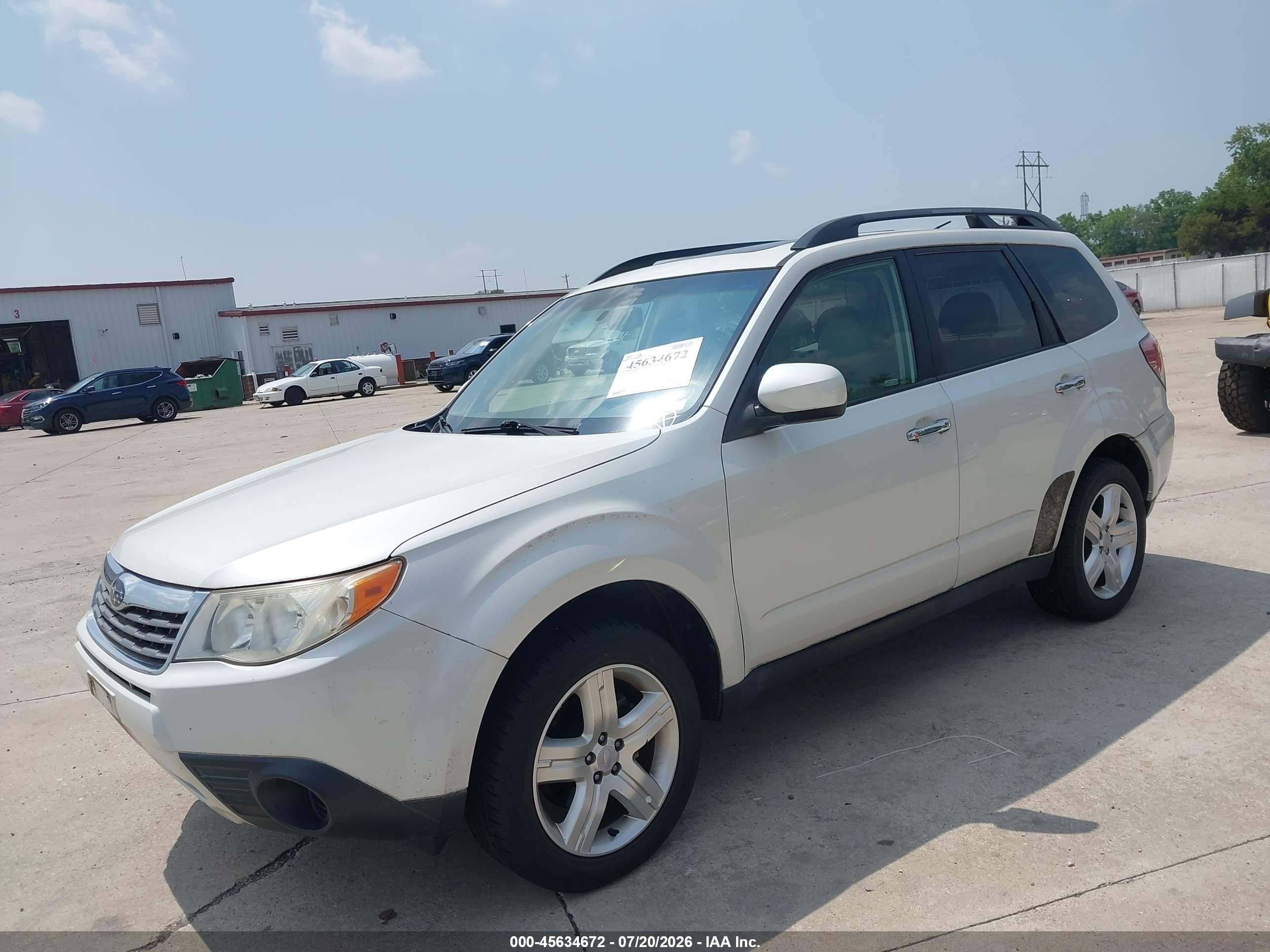 2010 Subaru Forester 2.5x Premium White vin: JF2SH6CC4AH701297