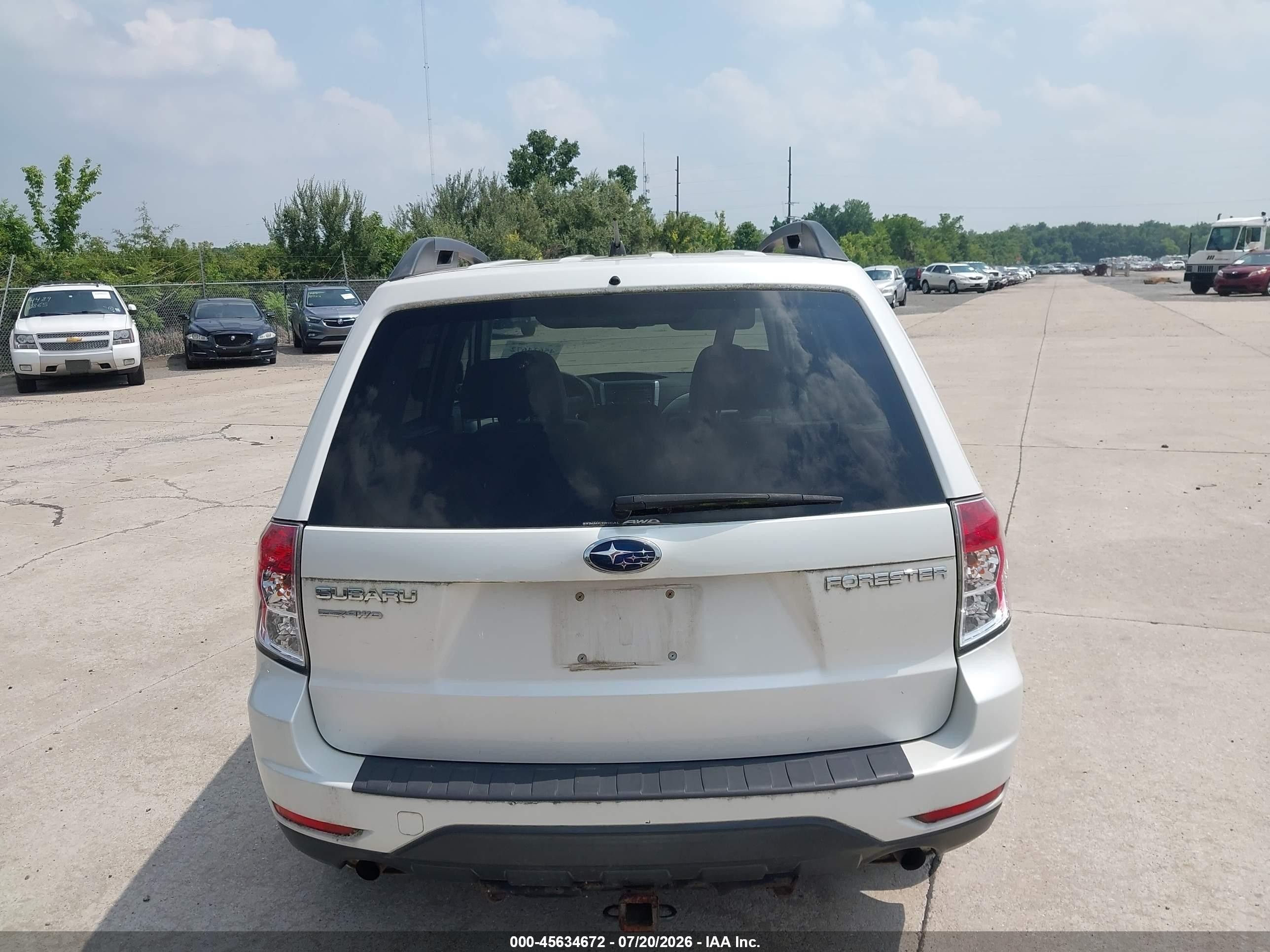 2010 Subaru Forester 2.5x Premium White vin: JF2SH6CC4AH701297