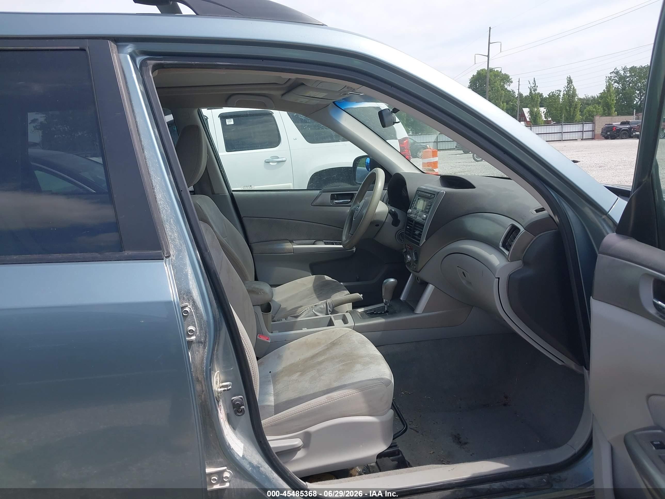2010 Subaru Forester 2.5x Premium Light Blue vin: JF2SH6CC4AH718729