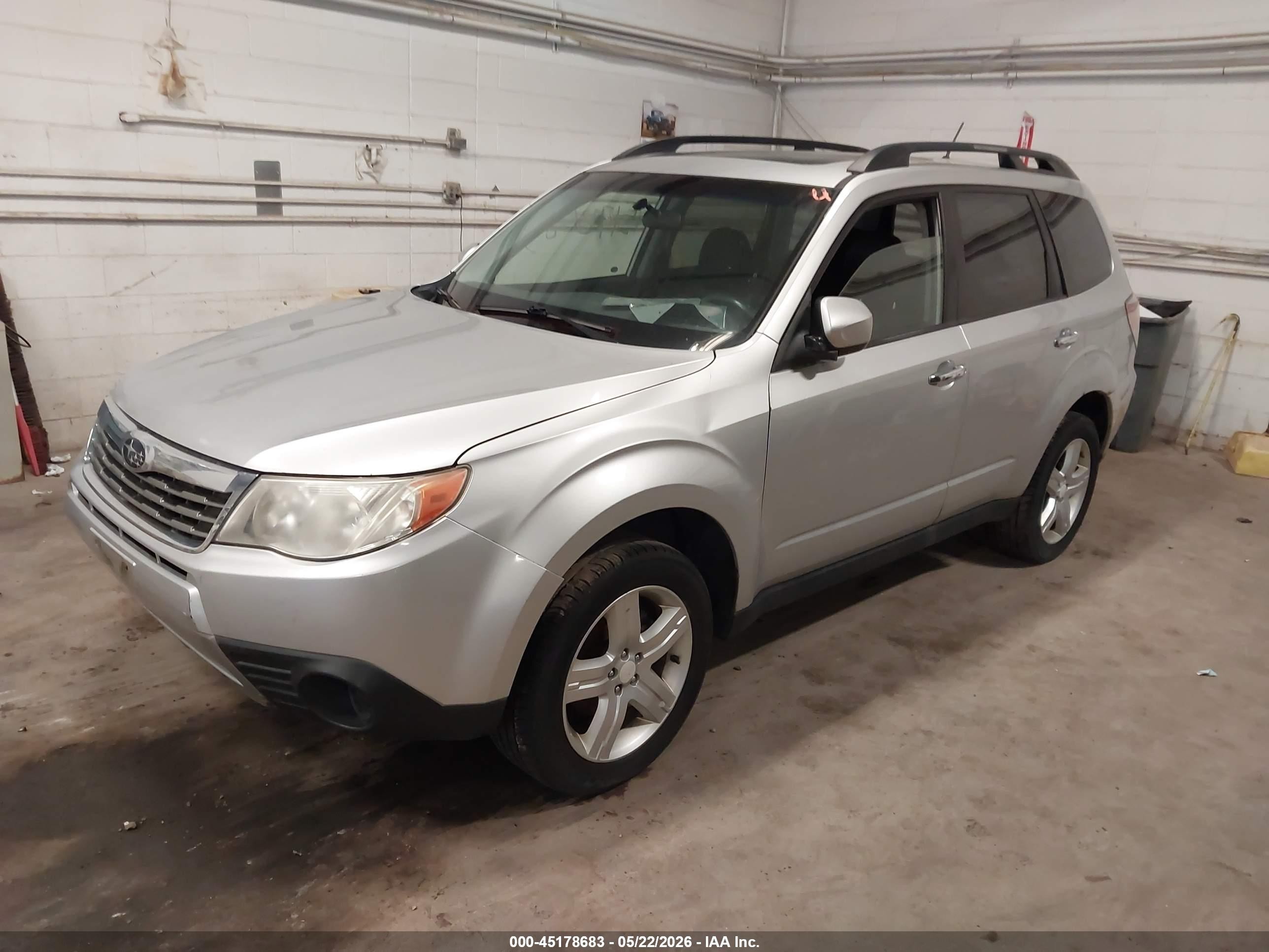 2010 Subaru Forester 2.5x Premium Silver vin: JF2SH6CC4AH742335