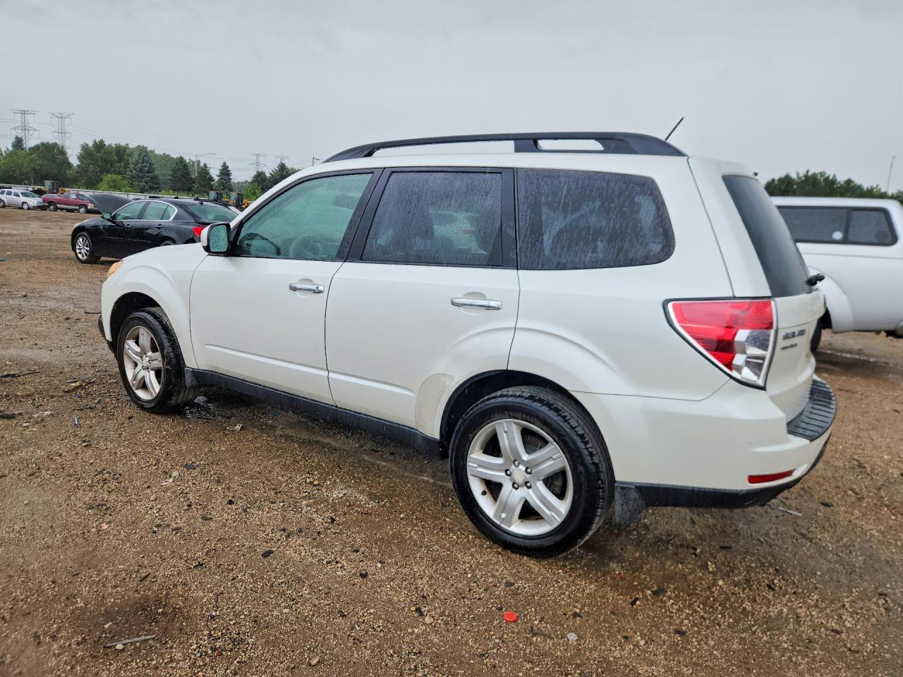 2010 Subaru Forester 2.5x Premium White vin: JF2SH6CC4AH803408