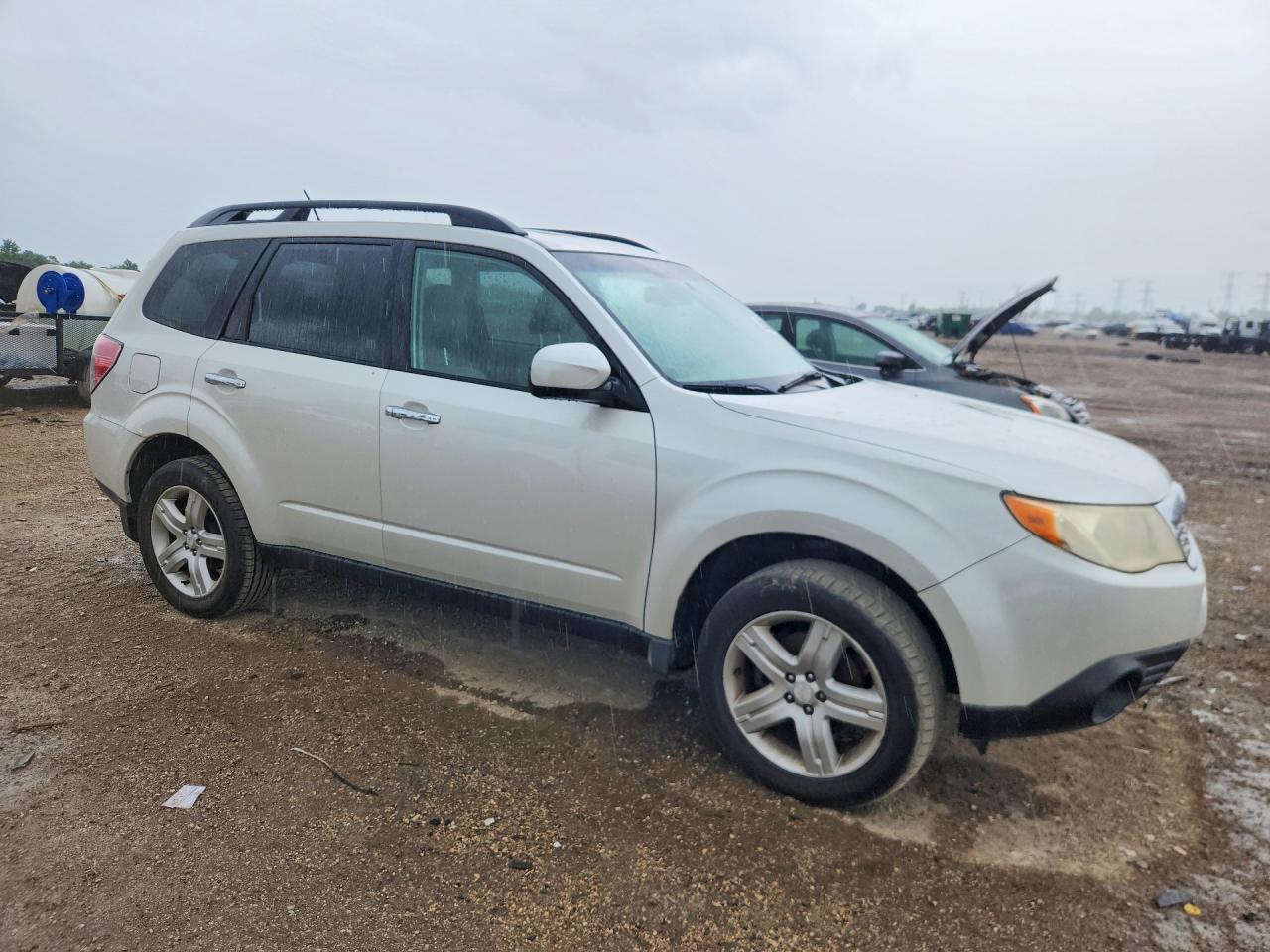 2010 Subaru Forester 2.5x Premium White vin: JF2SH6CC4AH803408