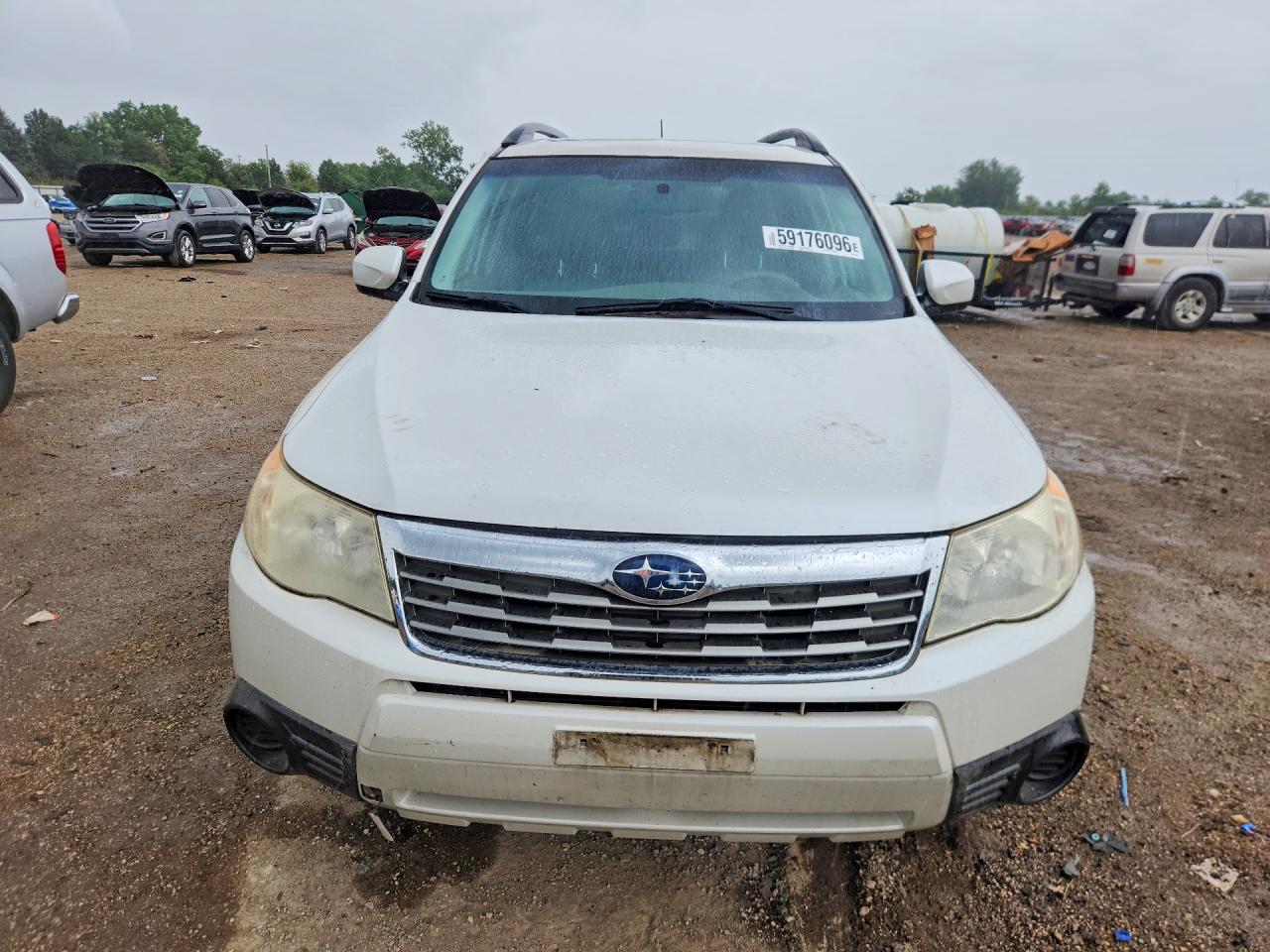 2010 Subaru Forester 2.5x Premium White vin: JF2SH6CC4AH803408