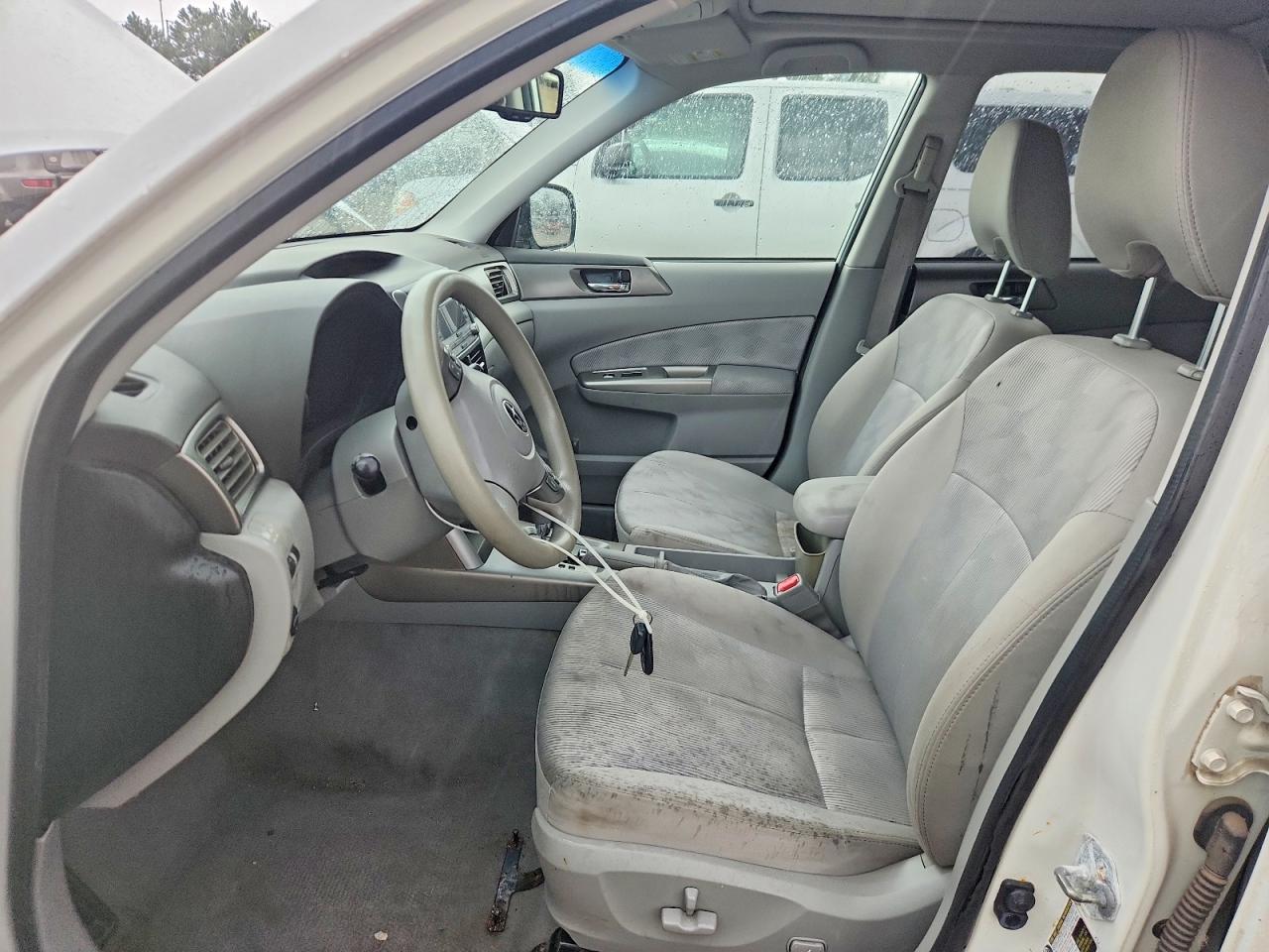 2010 Subaru Forester 2.5x Premium White vin: JF2SH6CC4AH803408