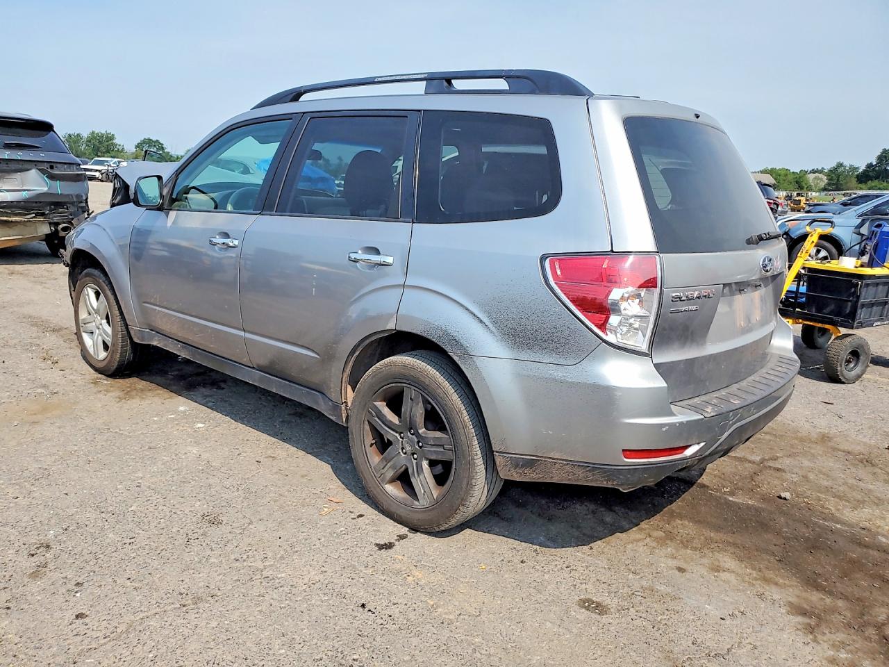 2010 Subaru Forester 2.5x Premium Silver vin: JF2SH6CC4AH804011