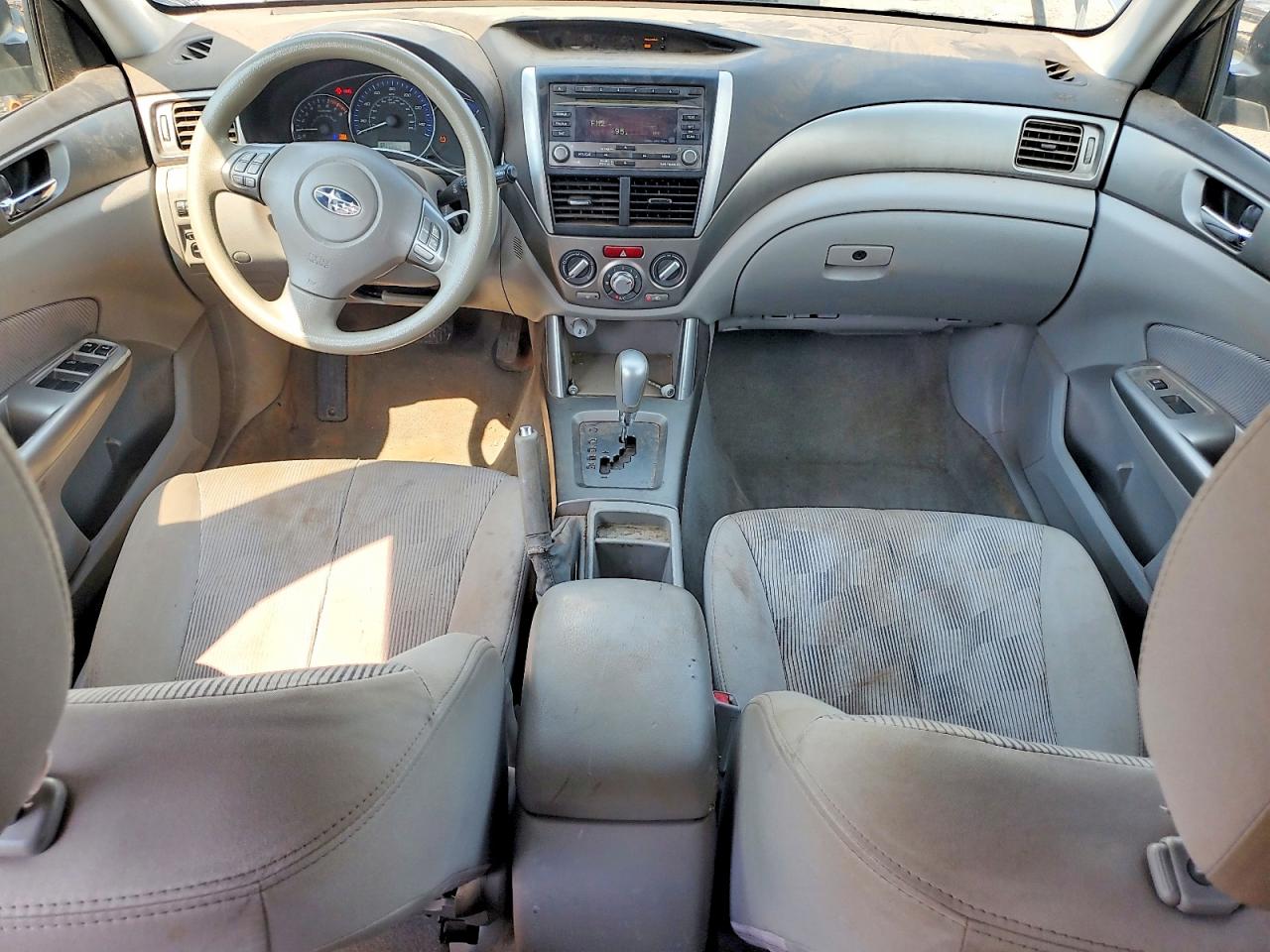 2010 Subaru Forester 2.5x Premium Silver vin: JF2SH6CC4AH804011
