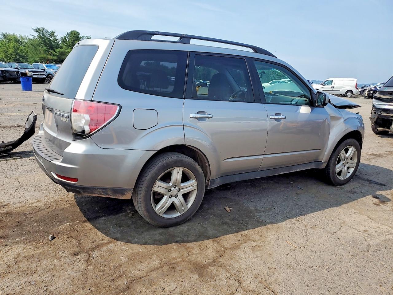 2010 Subaru Forester 2.5x Premium Silver vin: JF2SH6CC4AH804011