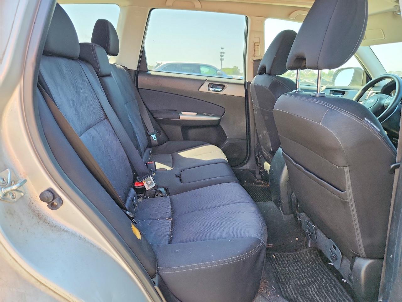 2010 Subaru Ascent Touring W/7-p Silver vin: JF2SH6CC5AH703480