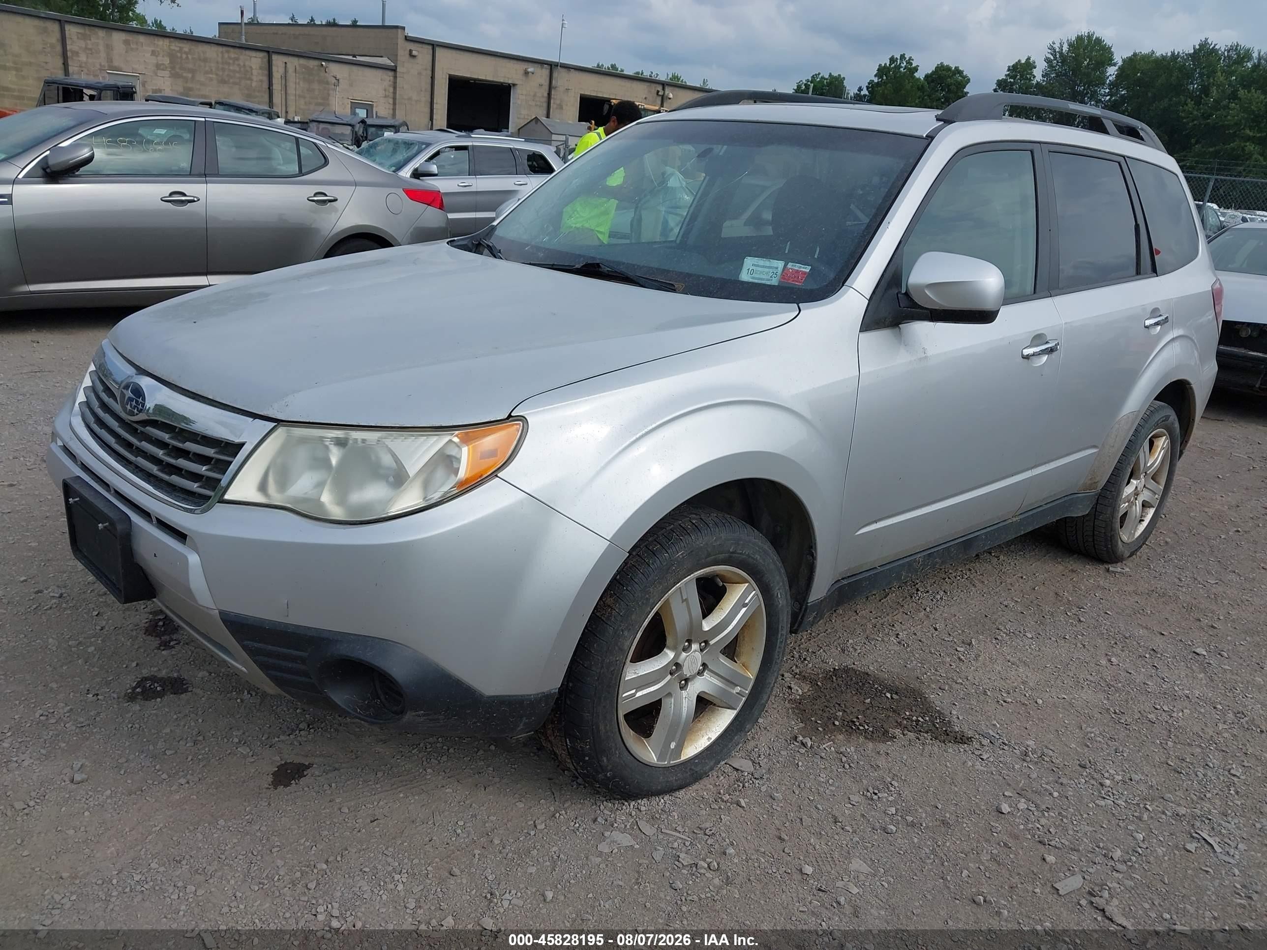 2010 Subaru Forester 2.5x Premium Silver vin: JF2SH6CC5AH719078